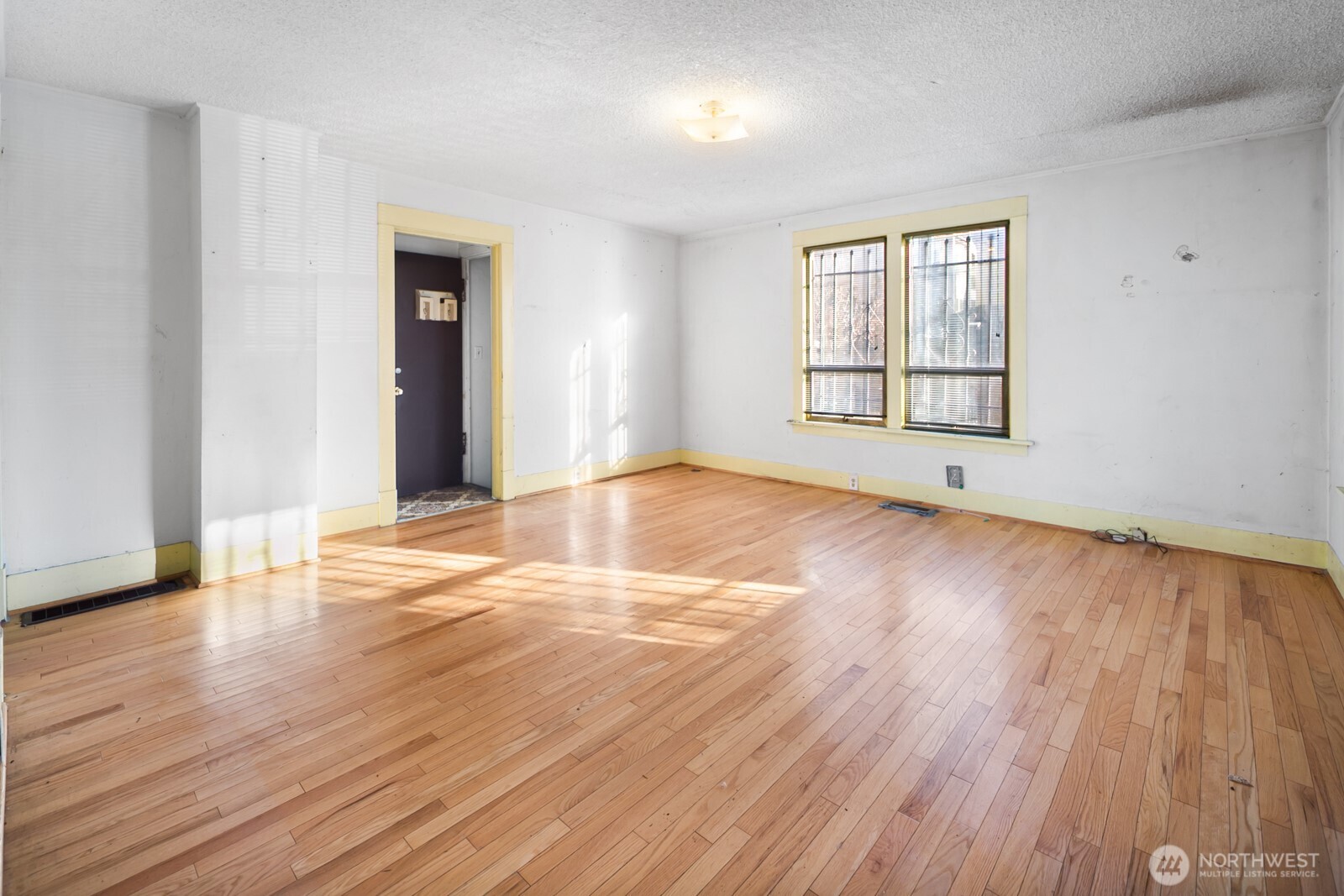 MLS #NWM2501551 image #1