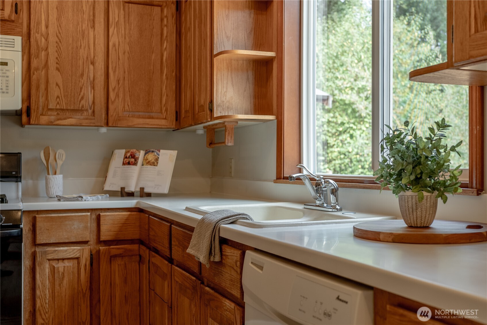 MLS #NWM2501644 image #11