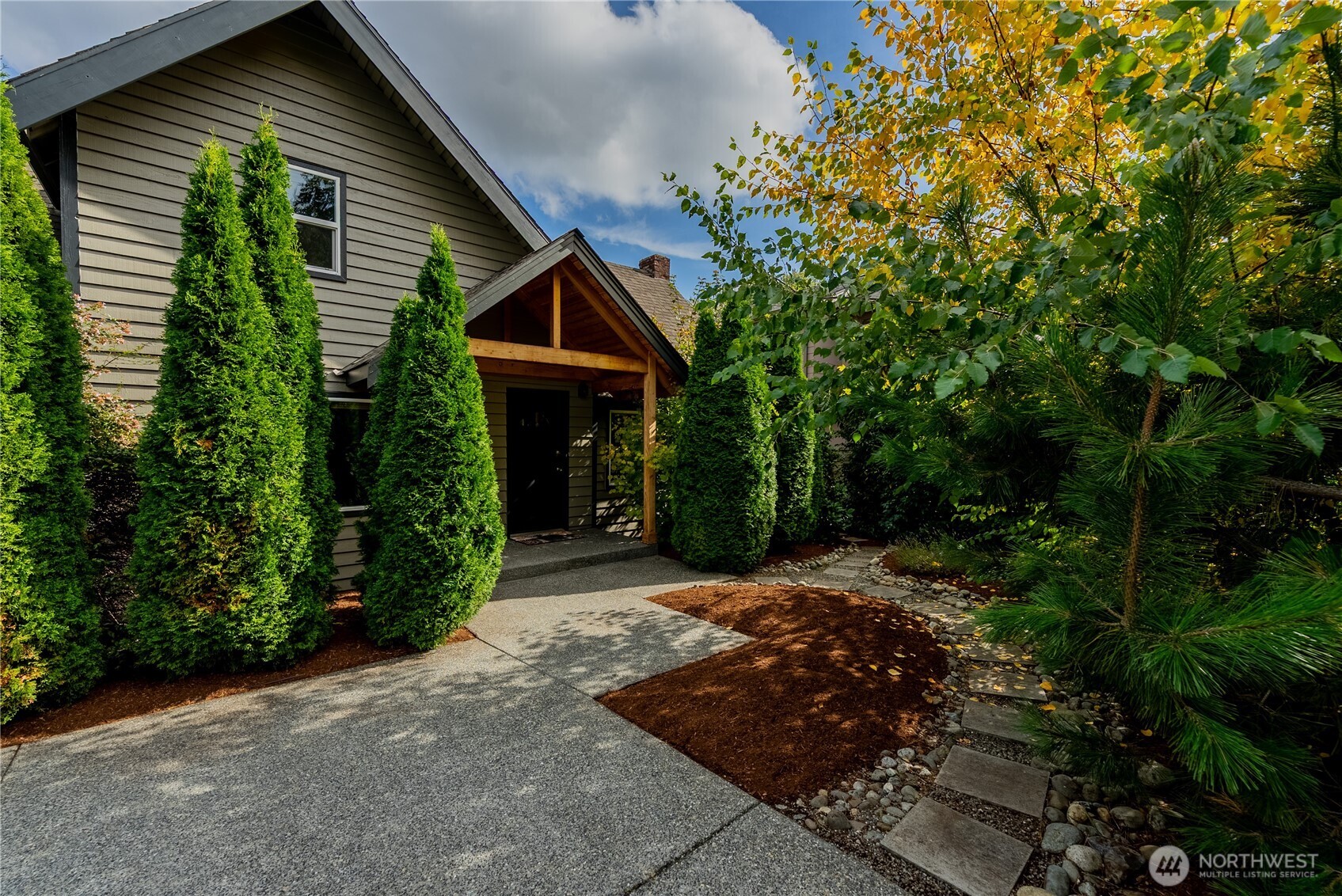 MLS #NWM2501644 image #0