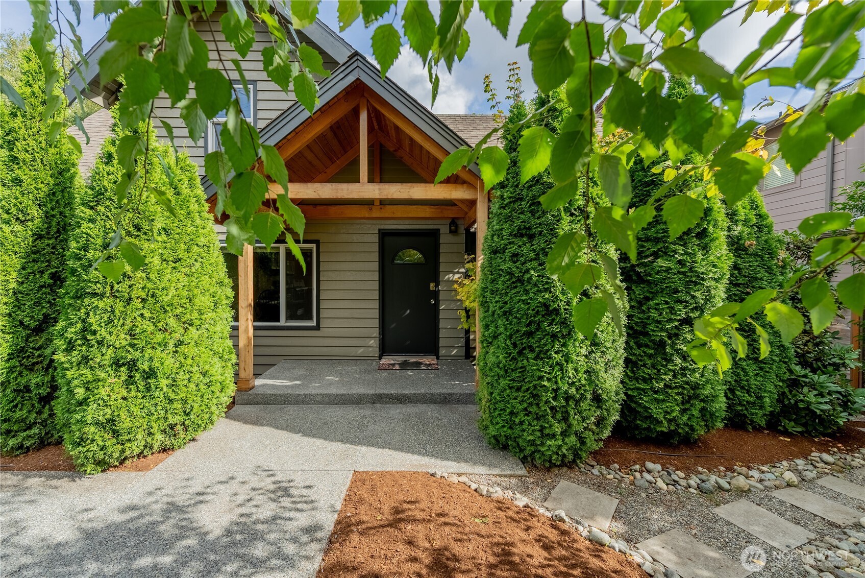 MLS #NWM2501644 image #1