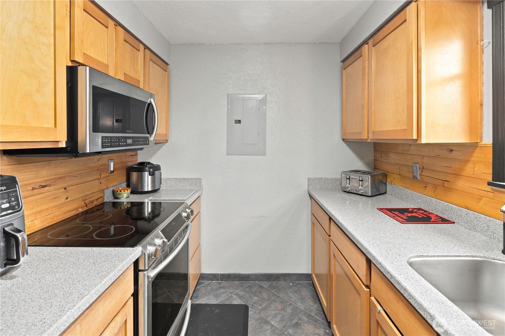 MLS #NWM2501677 image #12