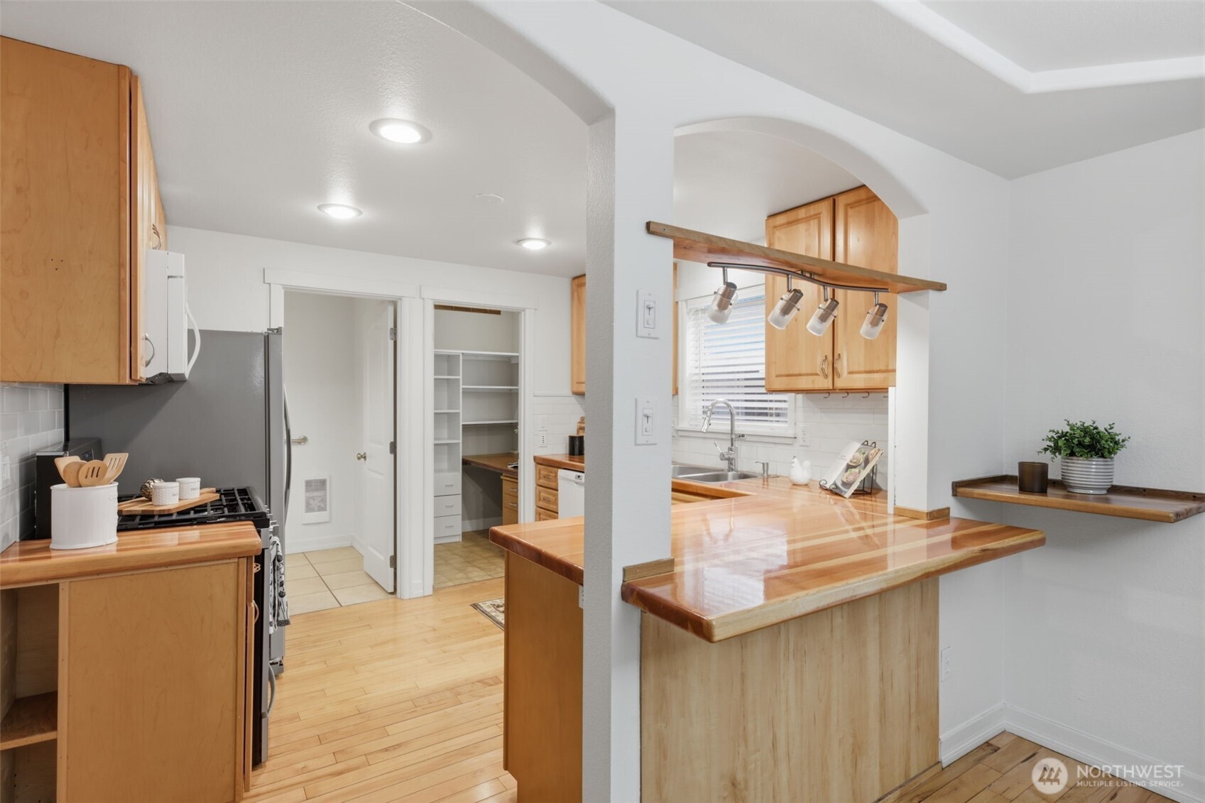 MLS #NWM2501973 image #7