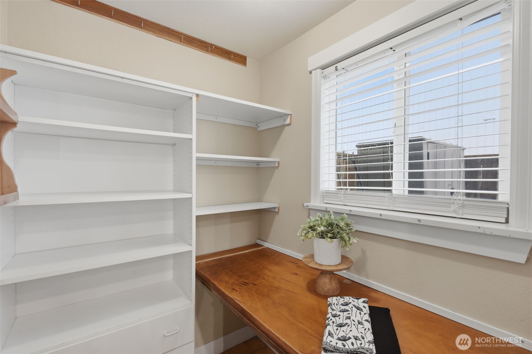 MLS #NWM2501973 image #10