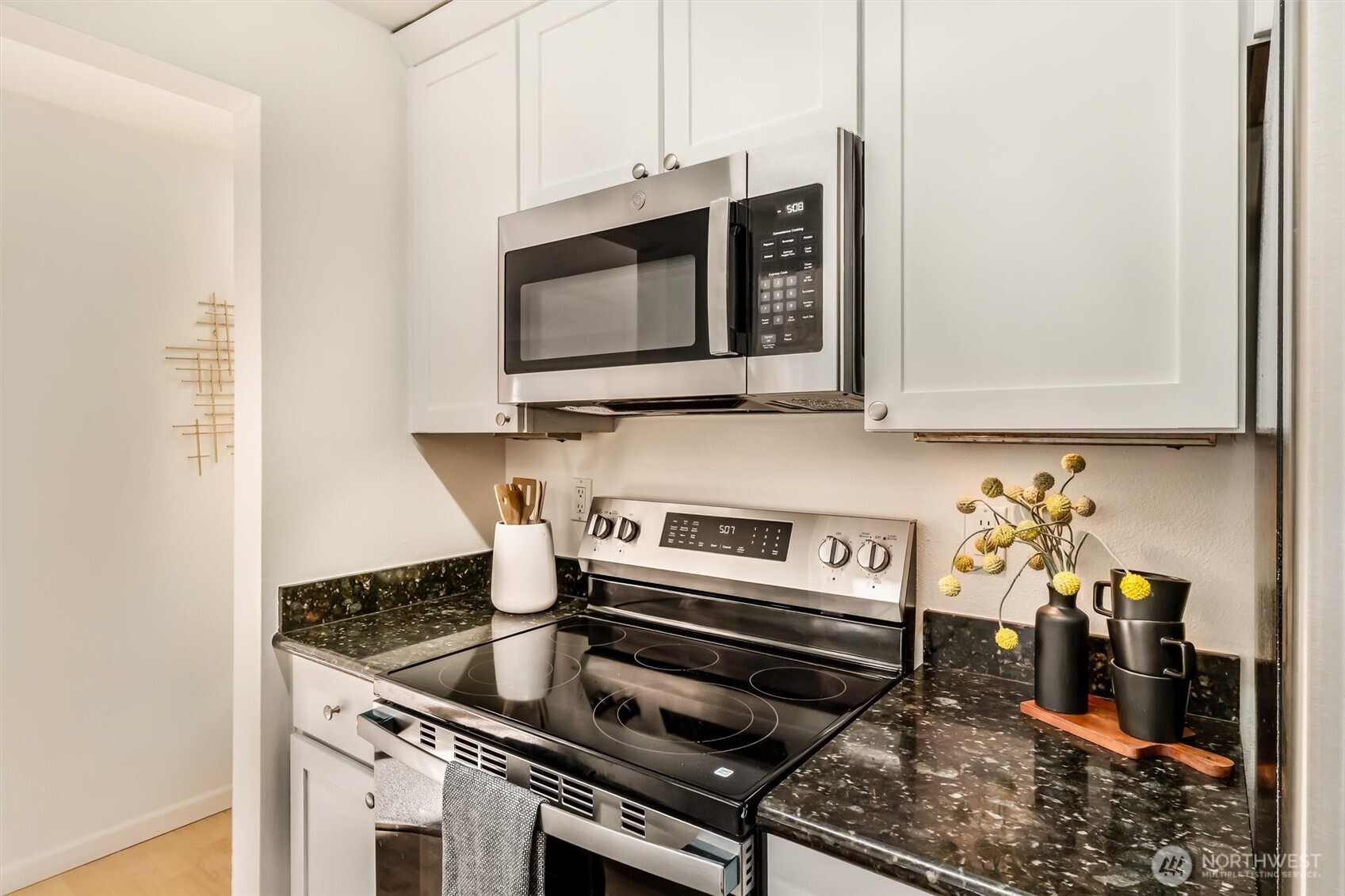 MLS #NWM2502044 image #13