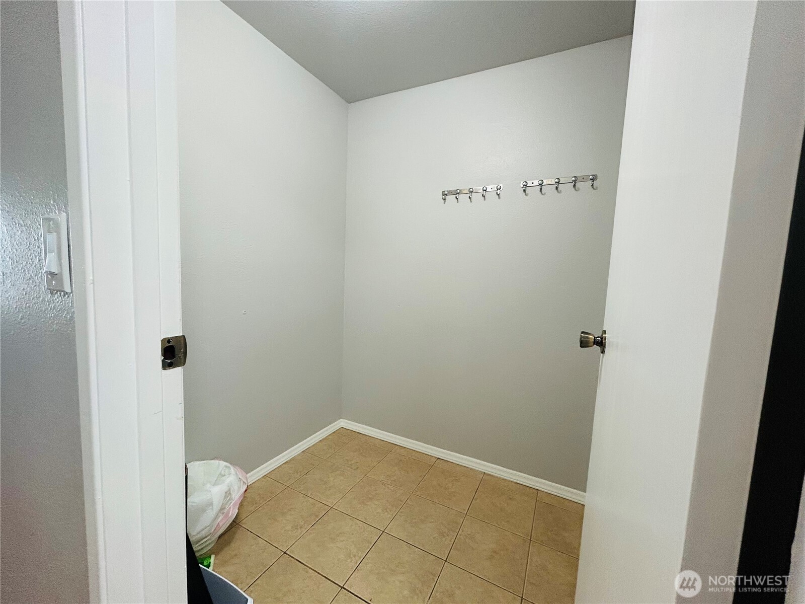 MLS #NWM2502065 image #20