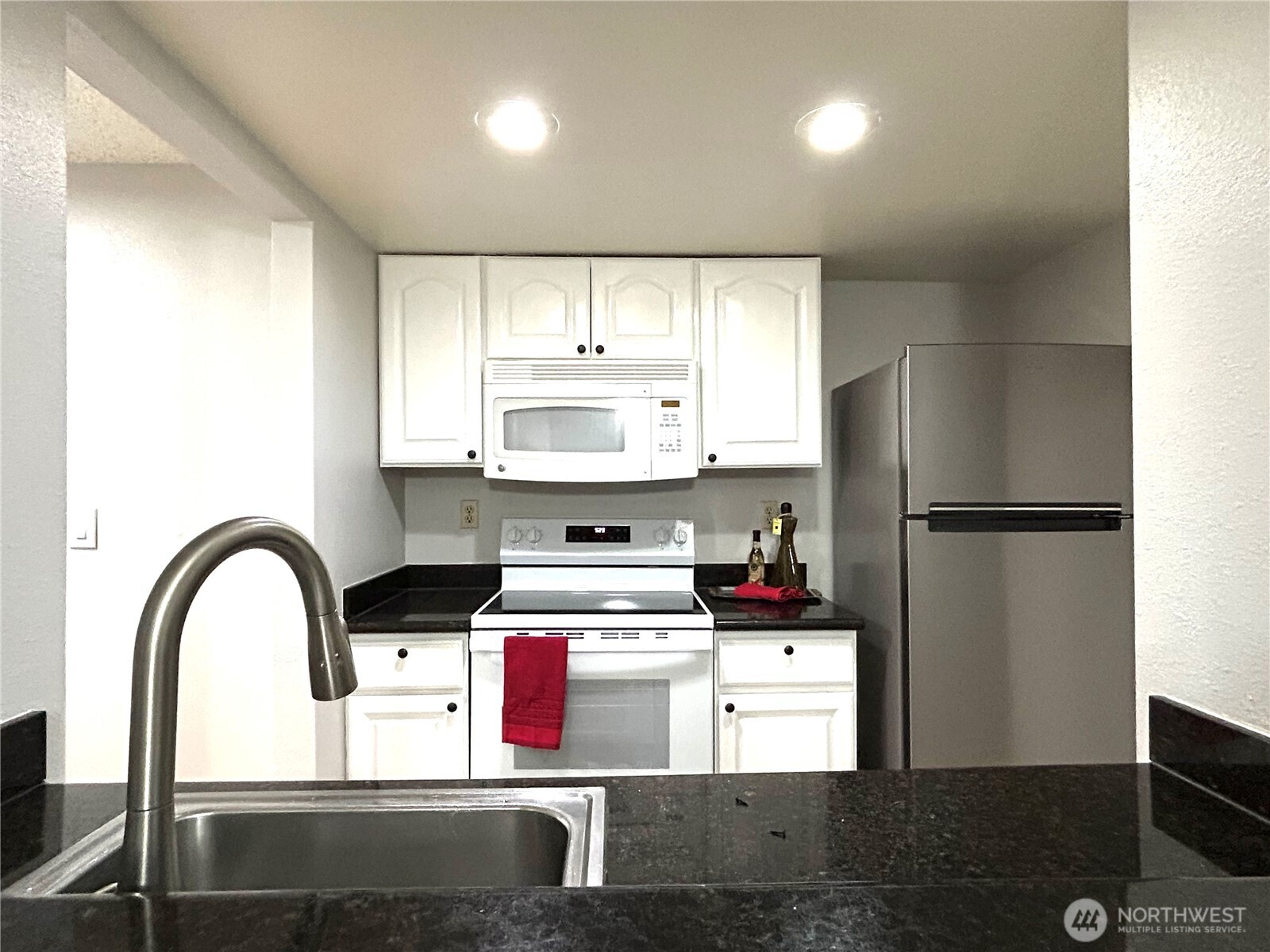 MLS #NWM2502065 image #12