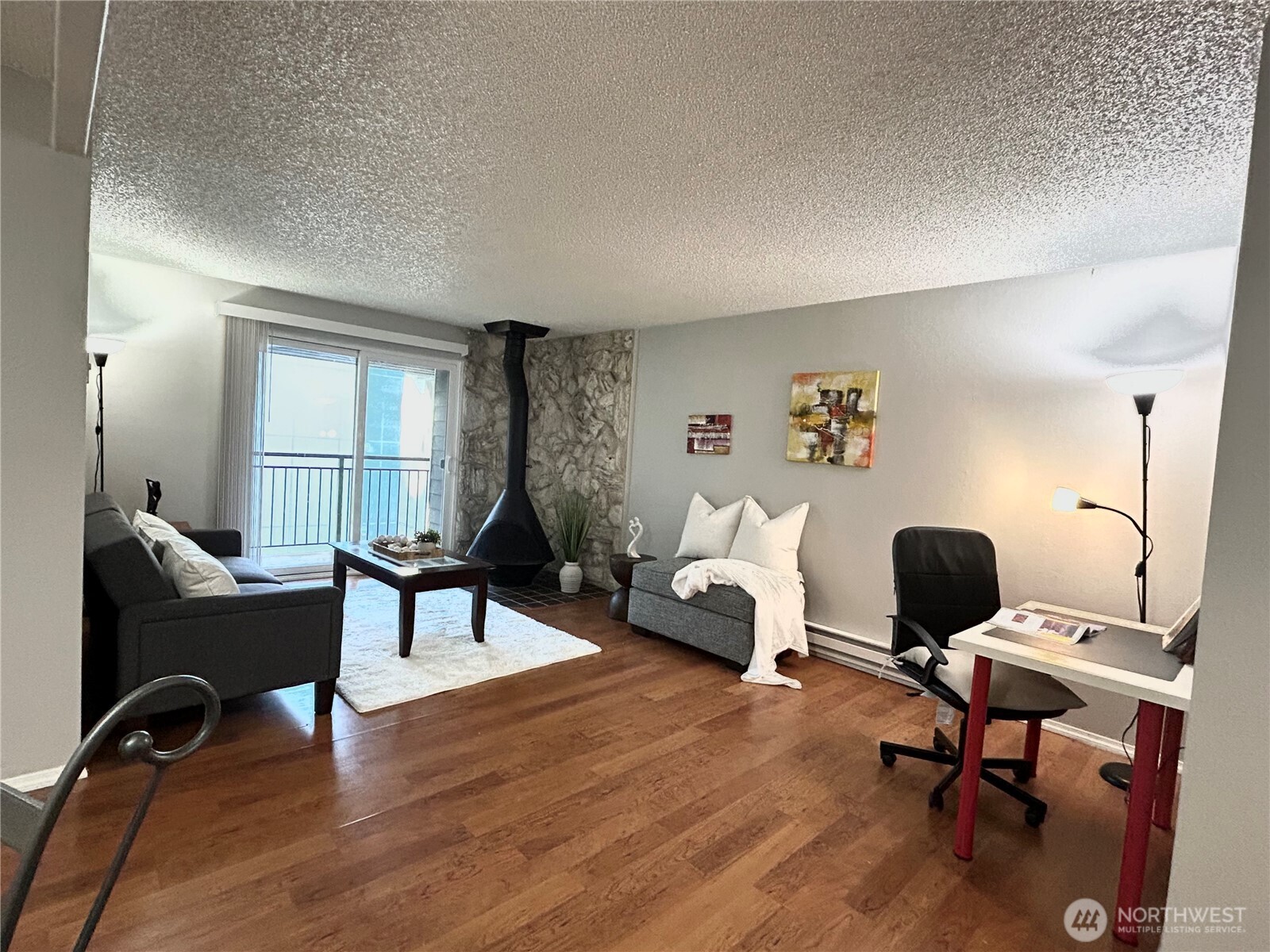 MLS #NWM2502065 image #1