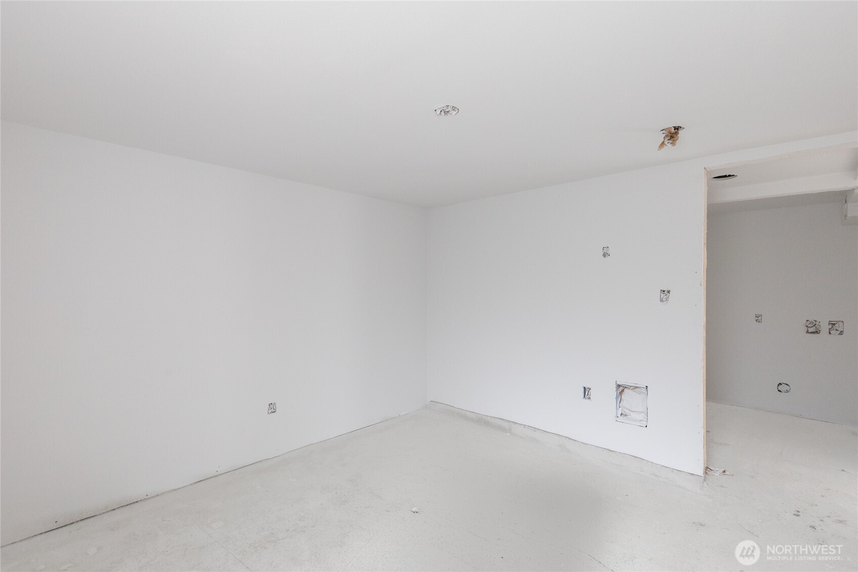 MLS #NWM2502092 image #10