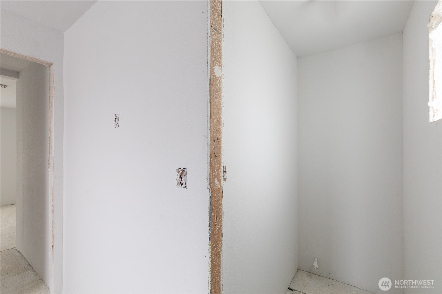 MLS #NWM2502092 image #21