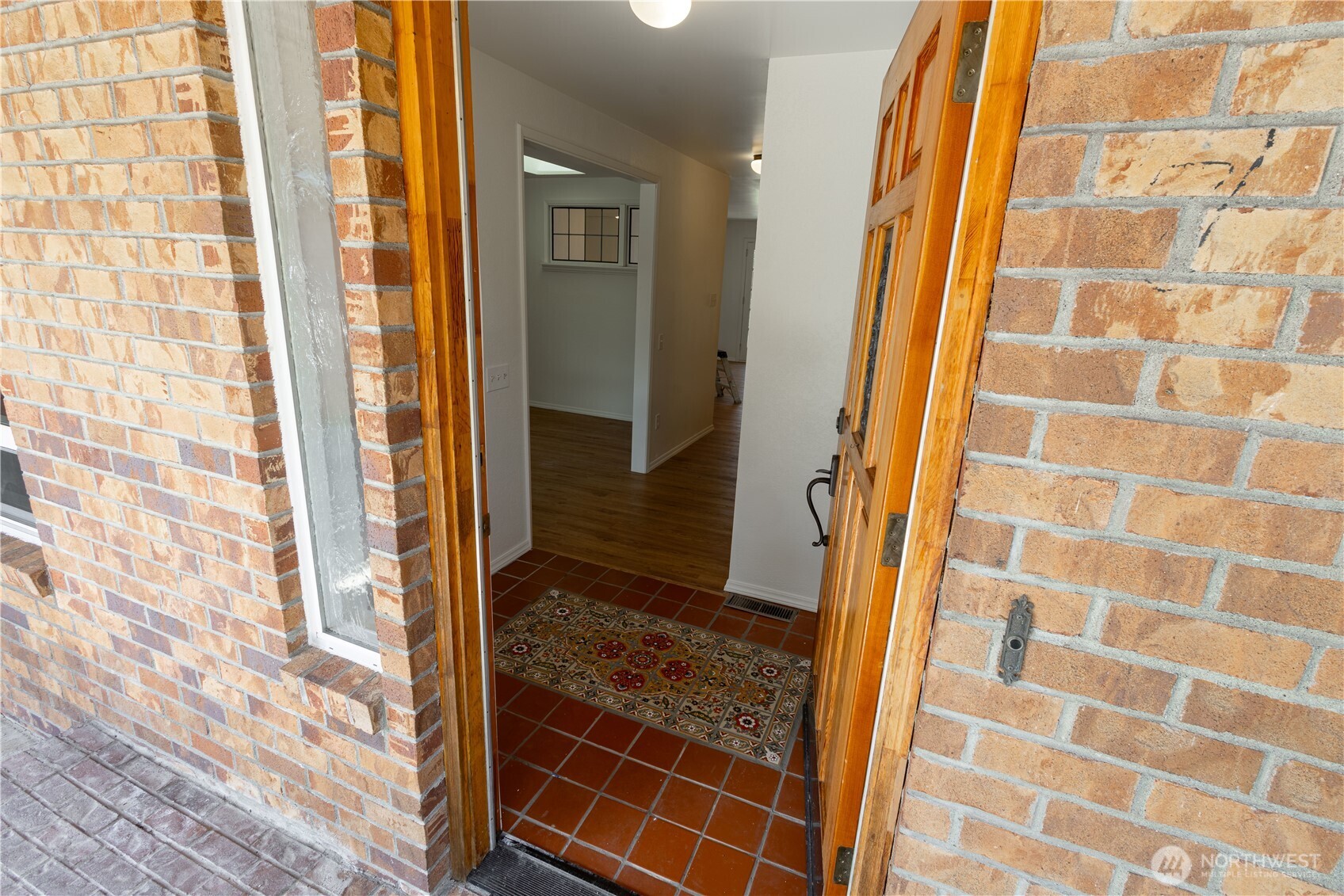 MLS #NWM2502094 image #4