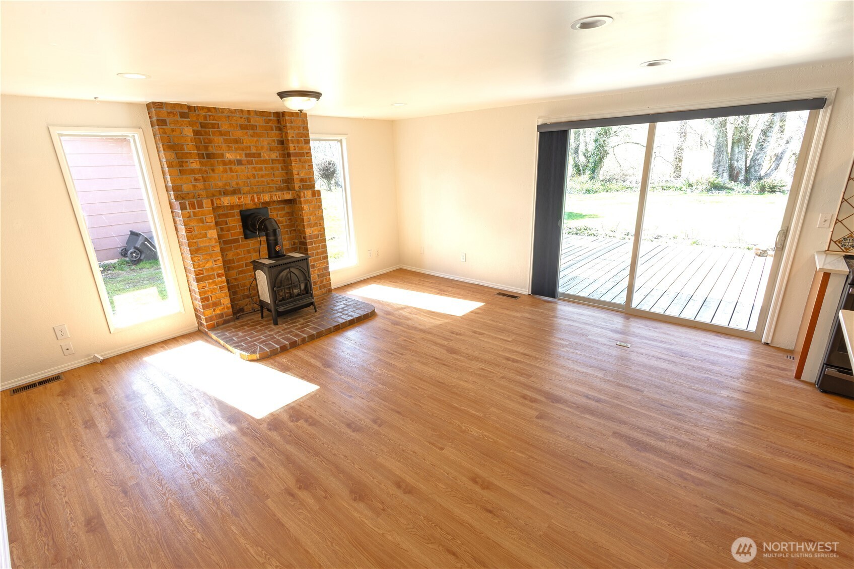 MLS #NWM2502094 image #10