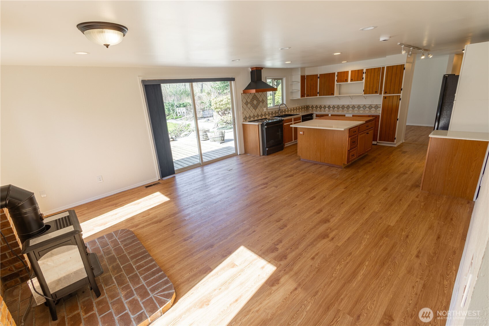 MLS #NWM2502094 image #11