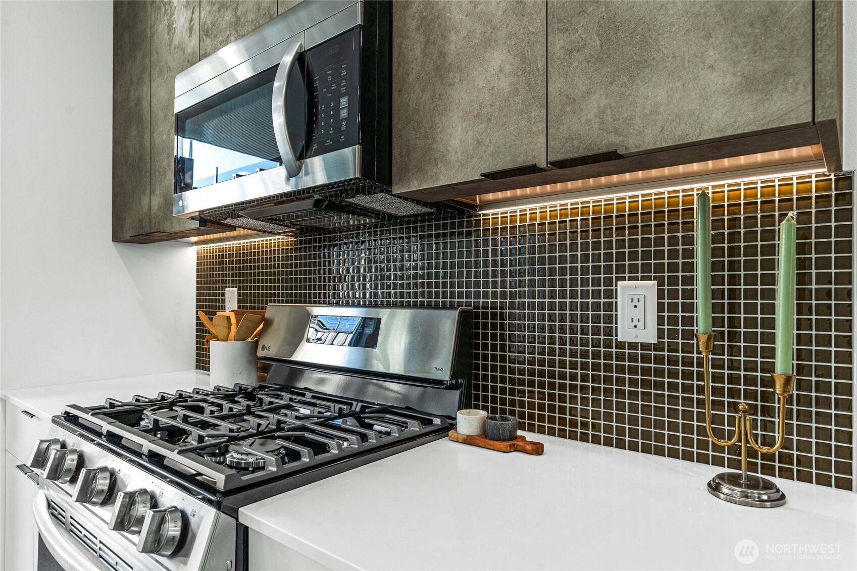 MLS #NWM2502166 image #14