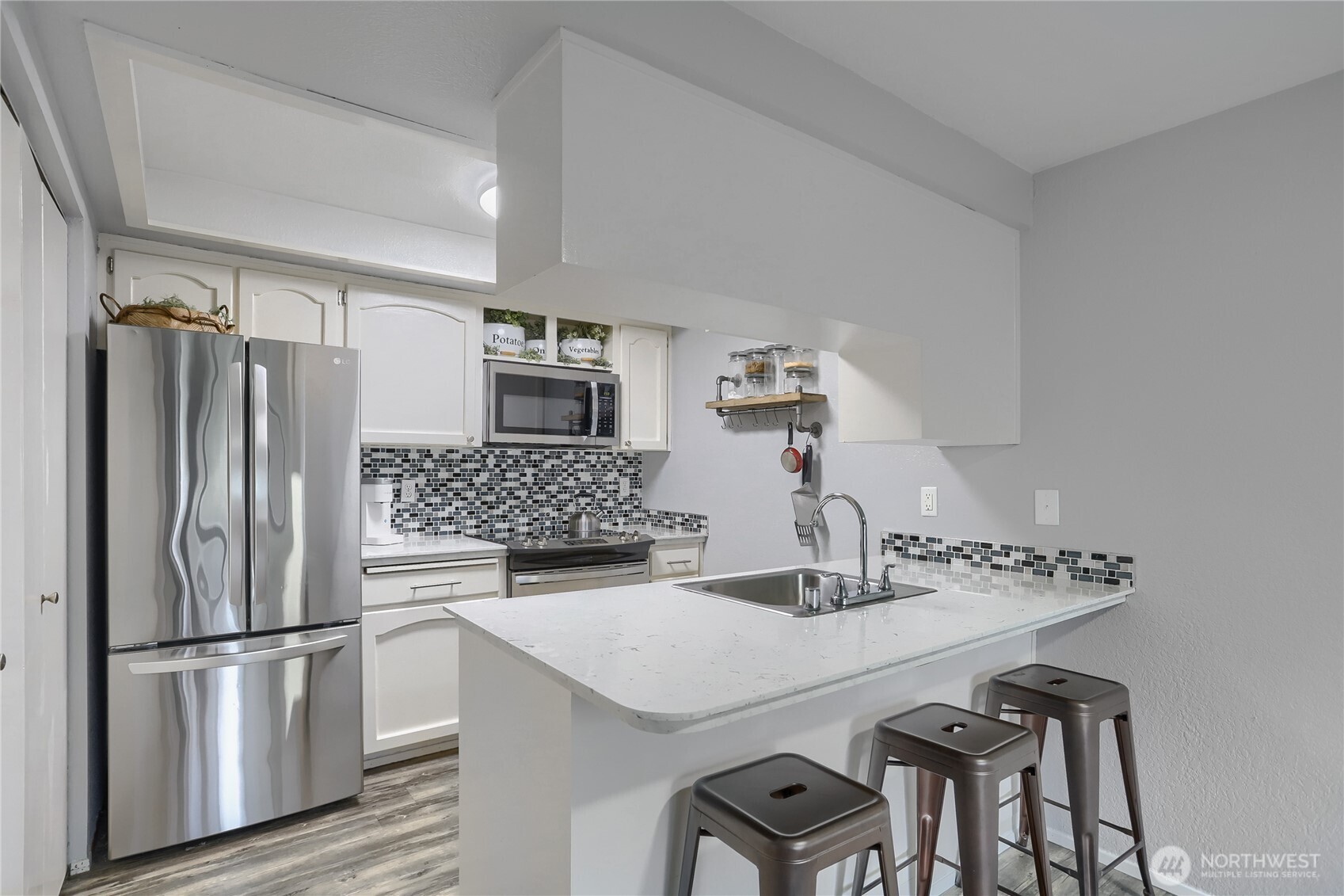 MLS #NWM2502249 image #6