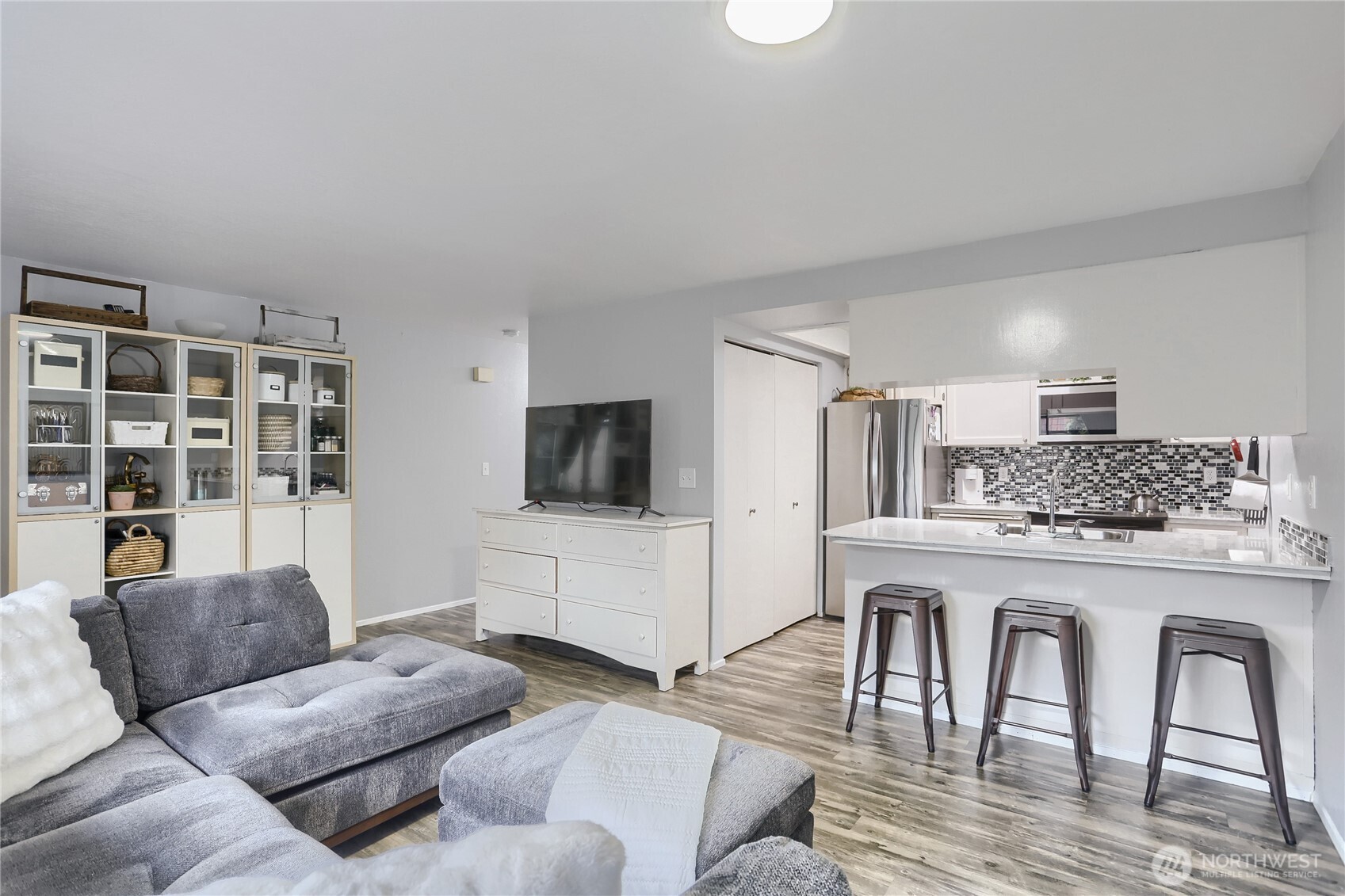 MLS #NWM2502249 image #1