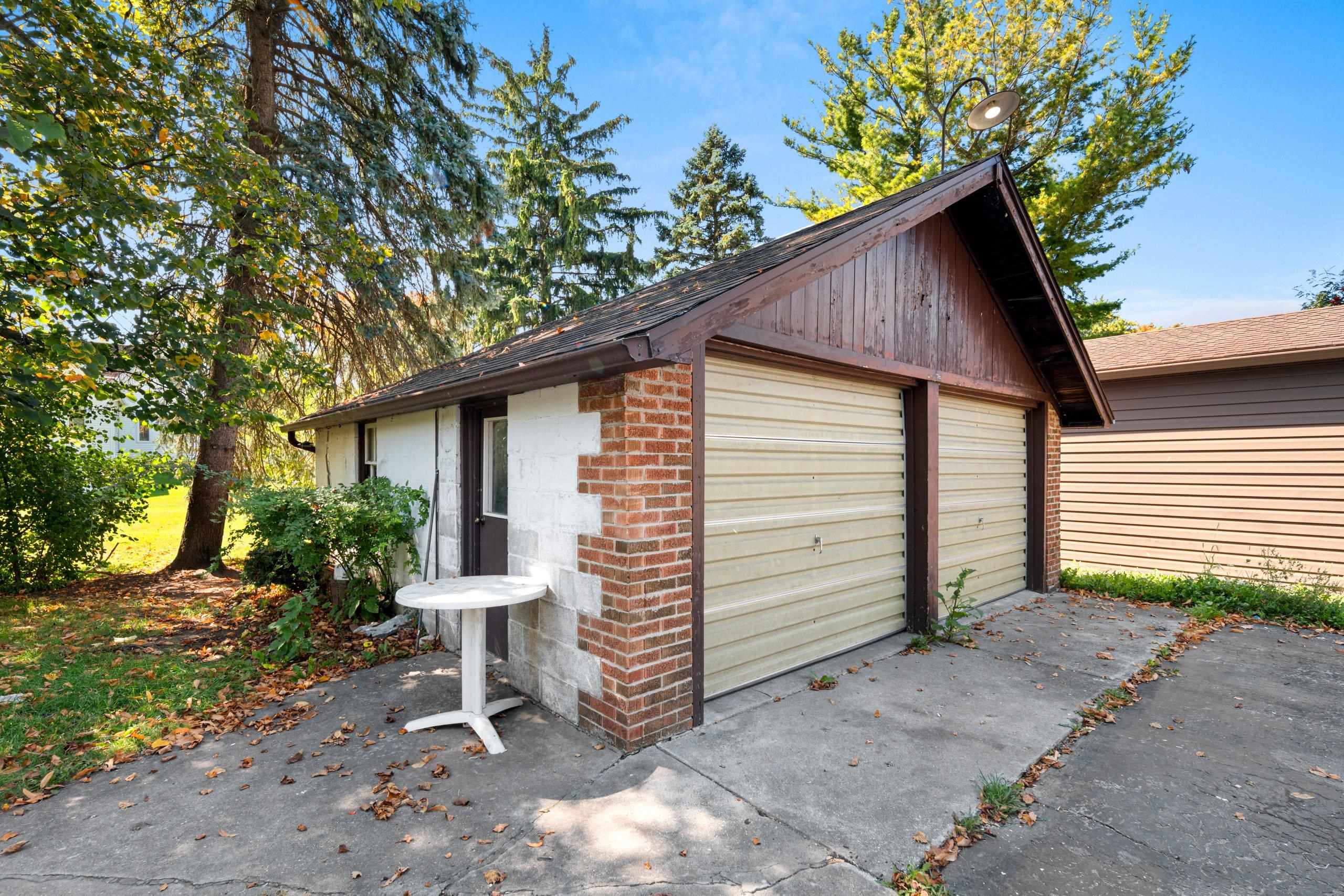 43 Lehner St, Chilton, WI 53014-1240