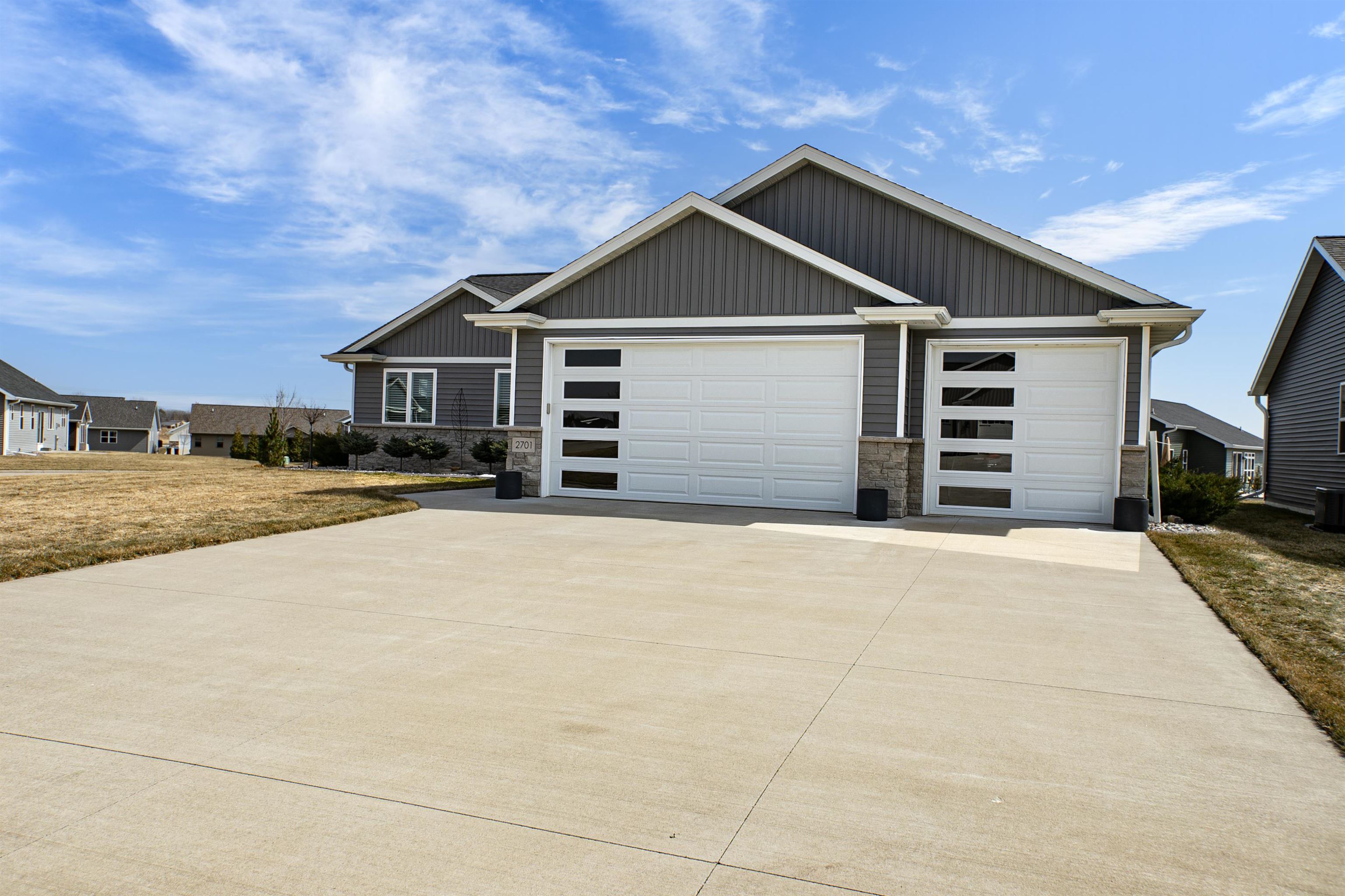2701 Fallen Oak Dr, Appleton, WI 54913