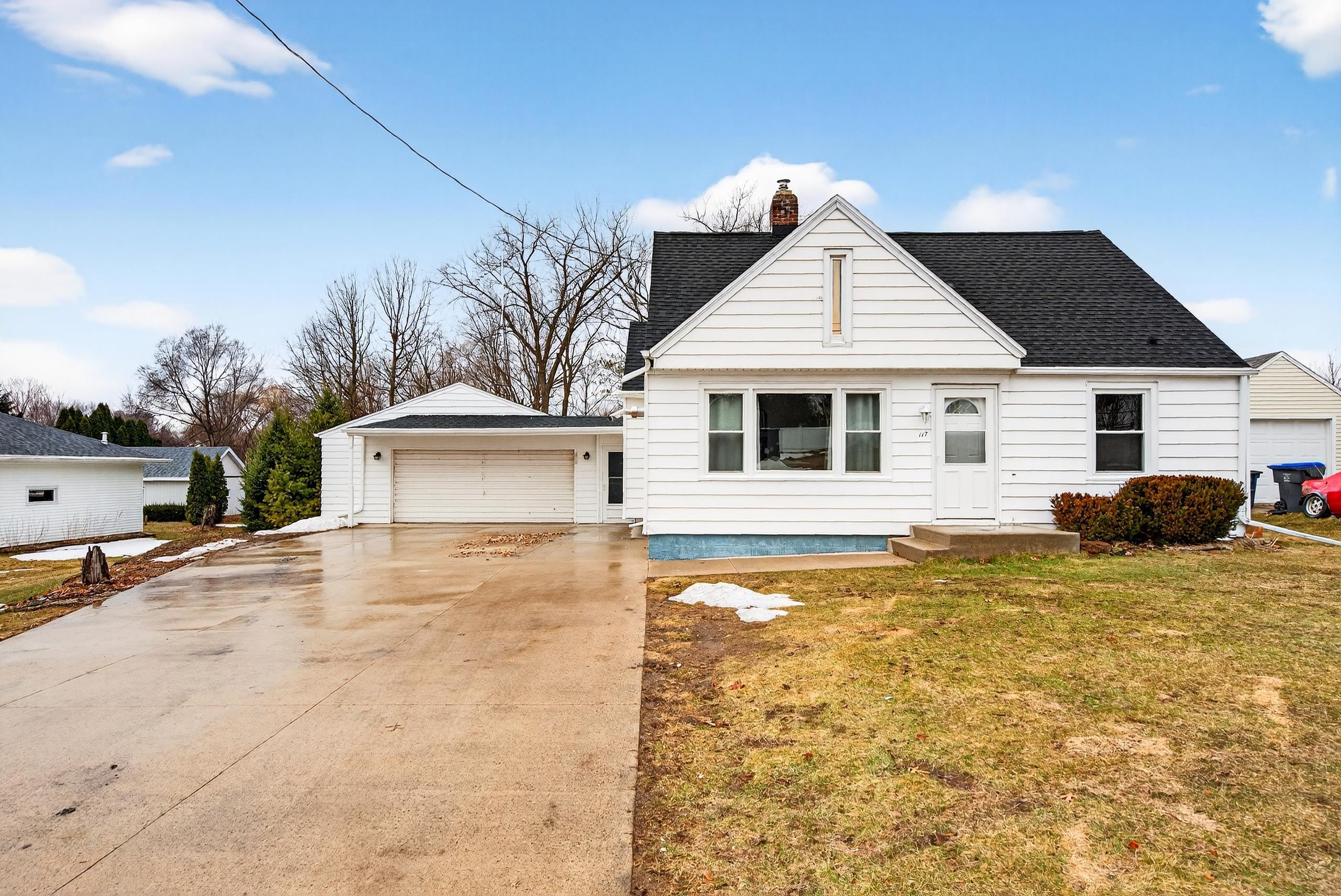 117 Cherry St, Hortonville, WI 54944-9405