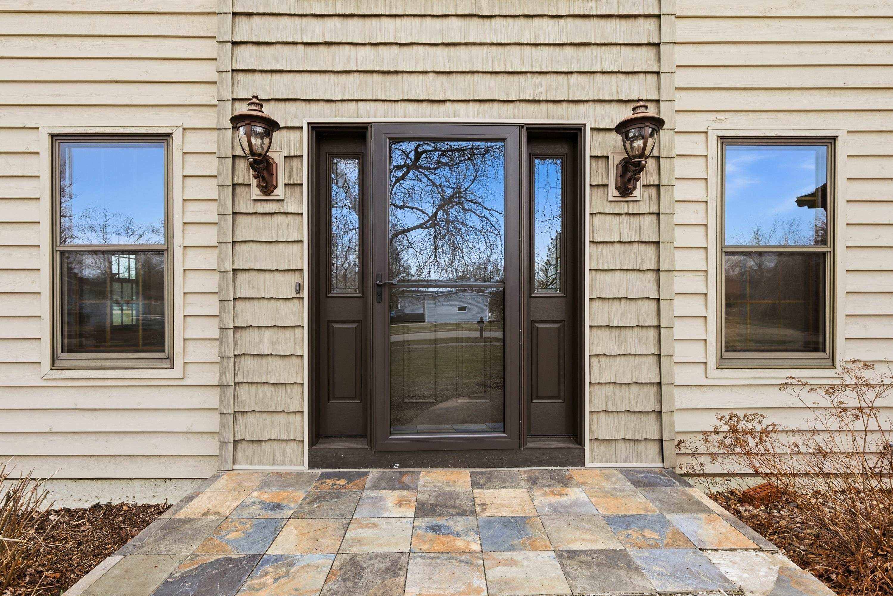 2415 Parkside Dr, Oshkosh, WI 54901