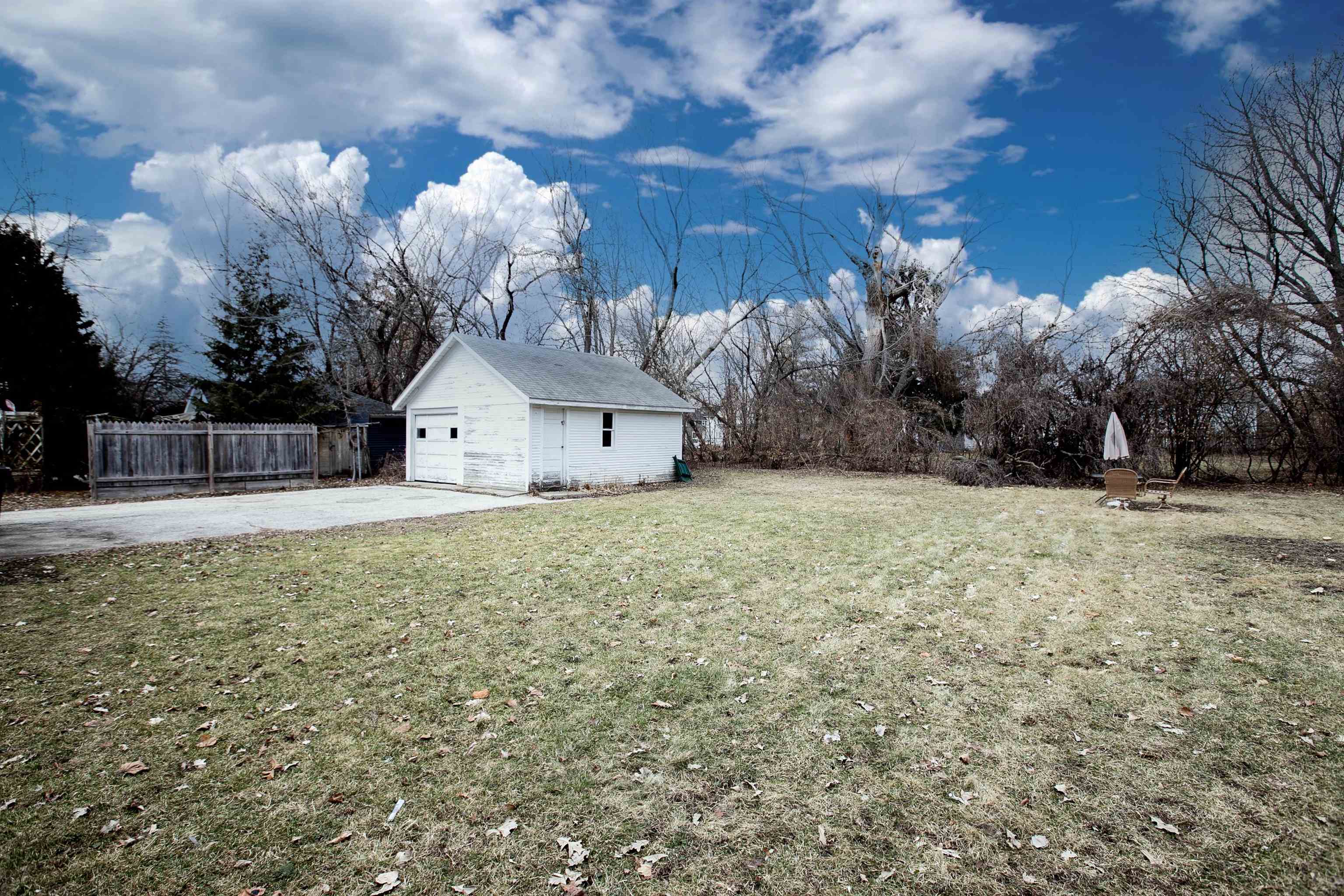 858 Vine Ave, Oshkosh, WI 54901