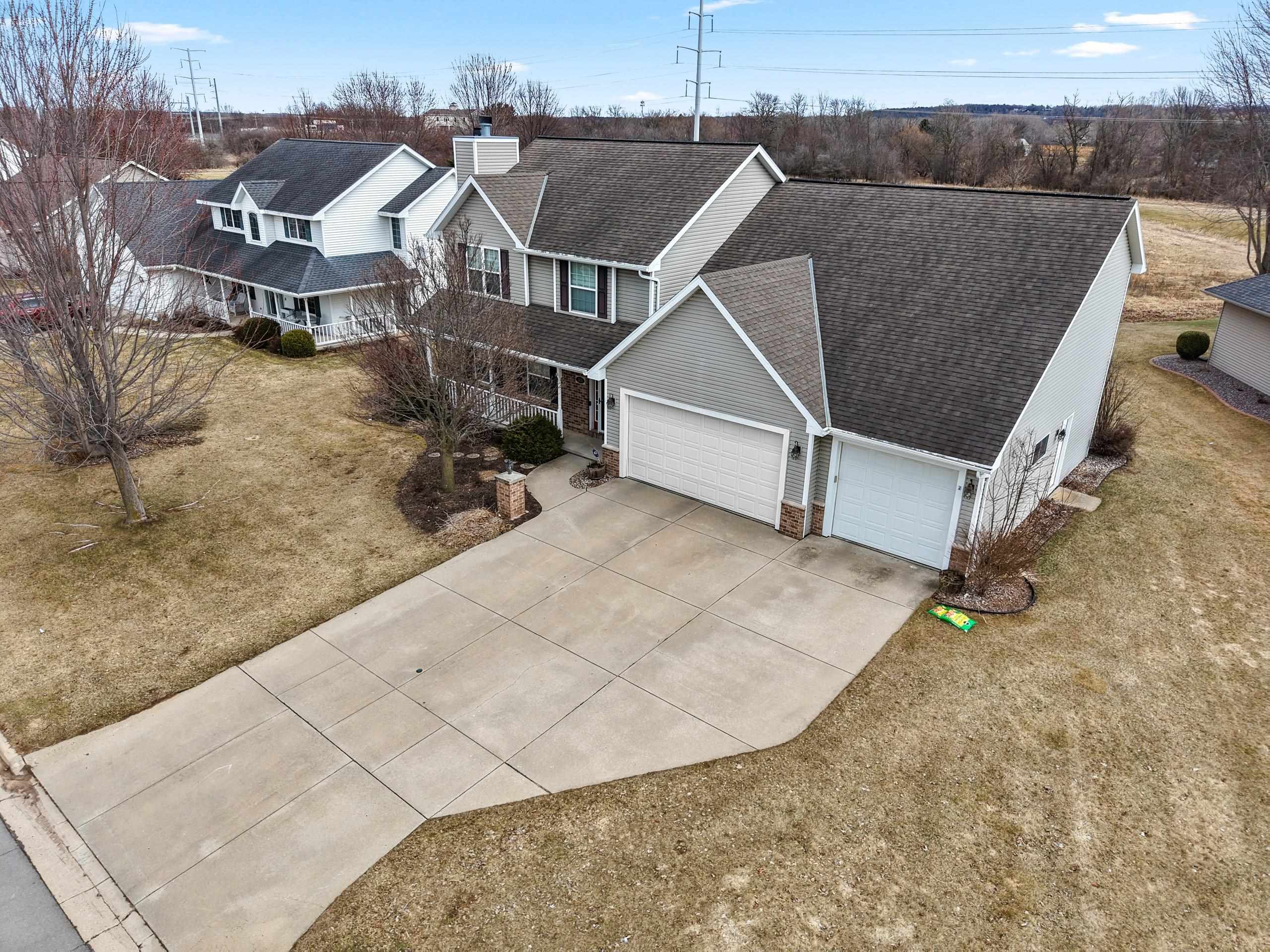 515 Winding Waters Way, De Pere, WI 54115-8393
