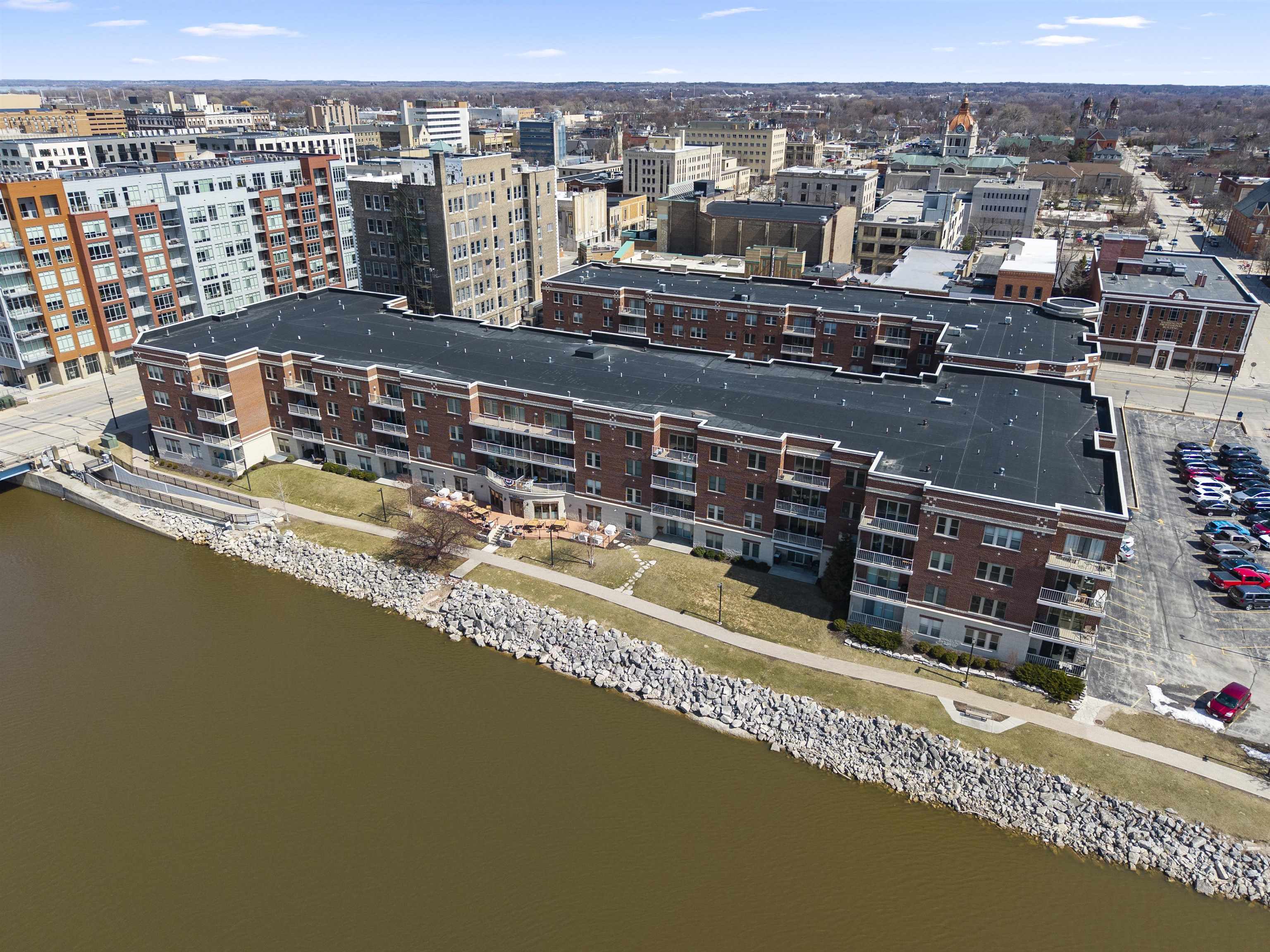 118 Washington St #417B, Green Bay, WI 54301-4280