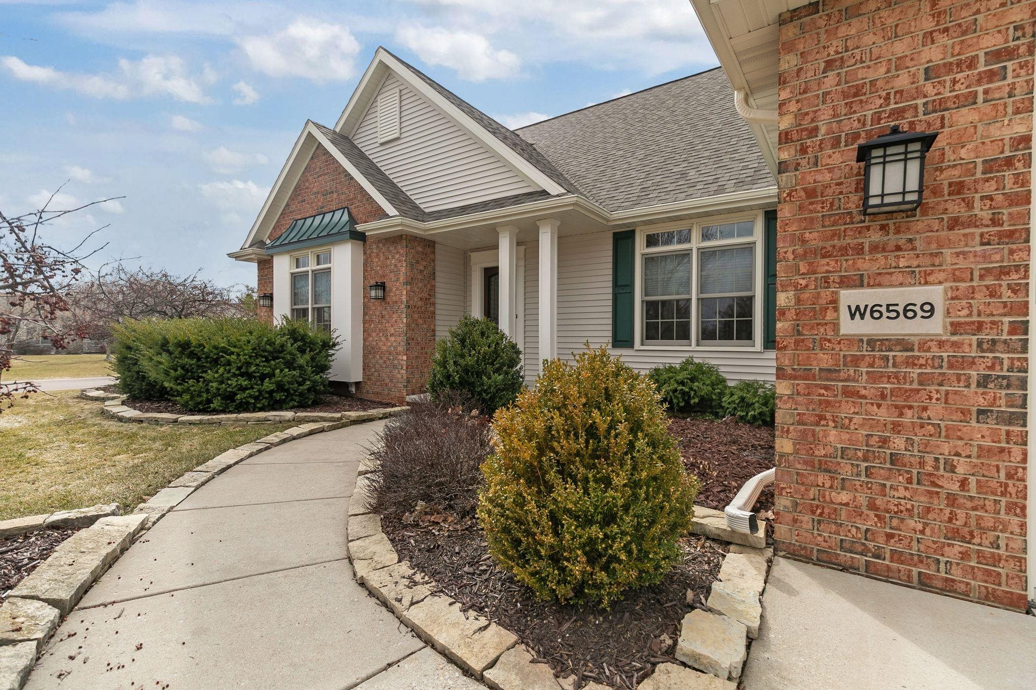 W6569 Rickey Ln, Greenville, WI 54942