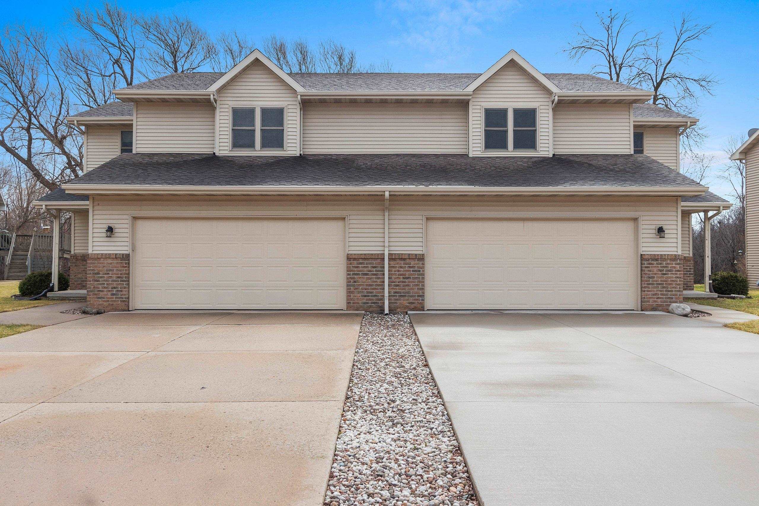 571 9th St, De Pere, WI 54115-3824