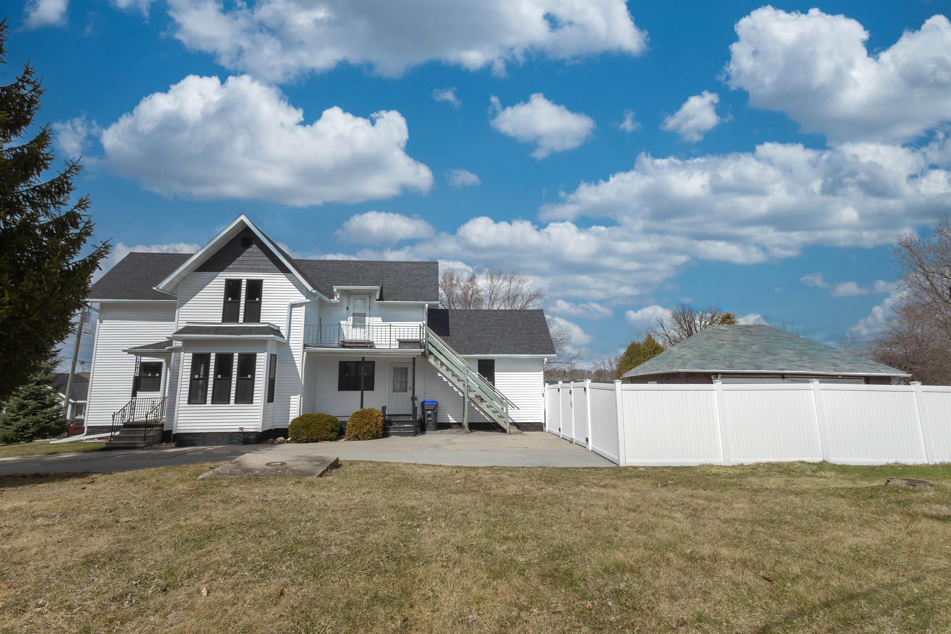 318 Mill St, Hortonville, WI 54944