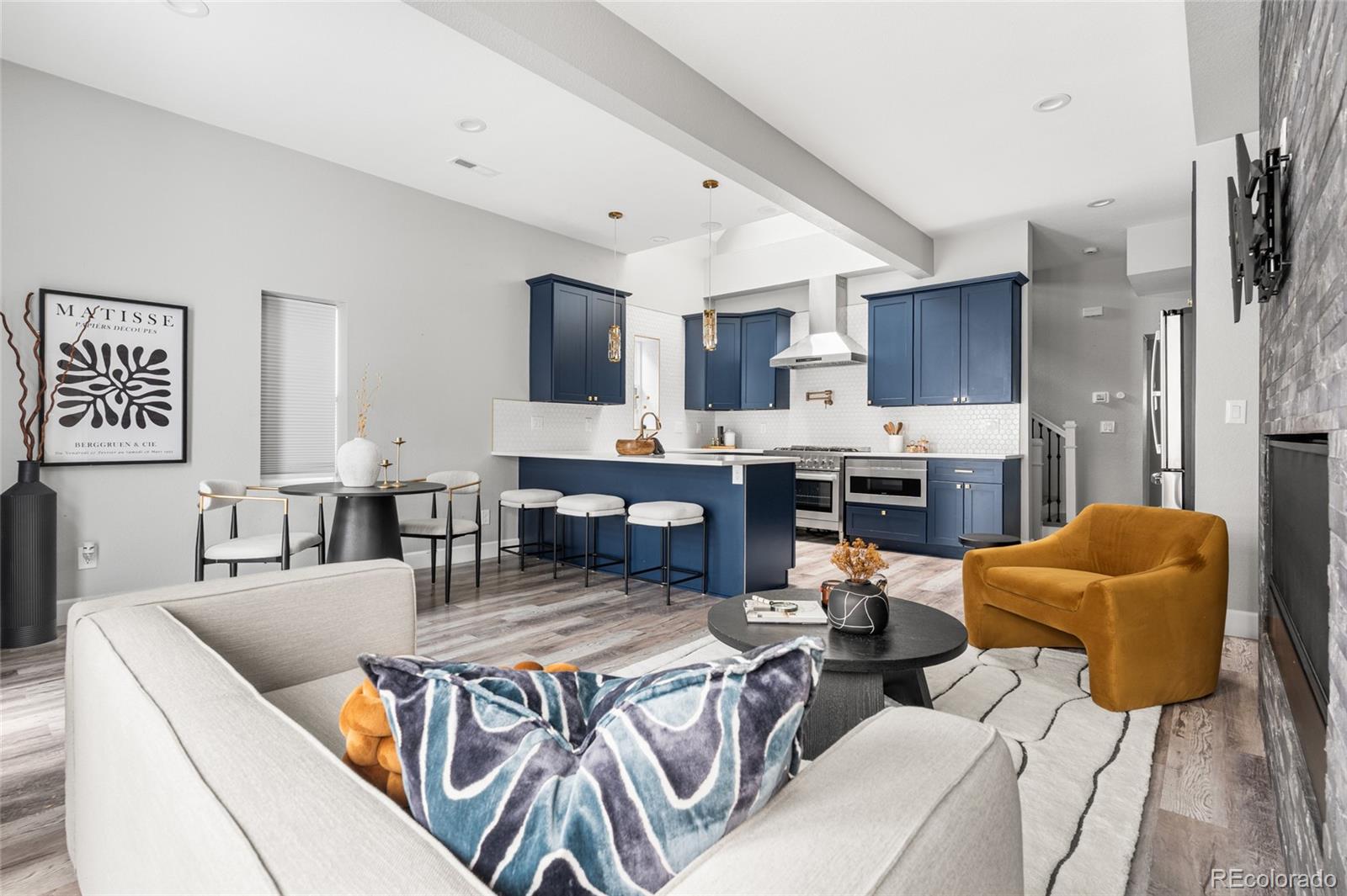 221b74e0 4d3f 432b 9e9c 643f4a96c8bf