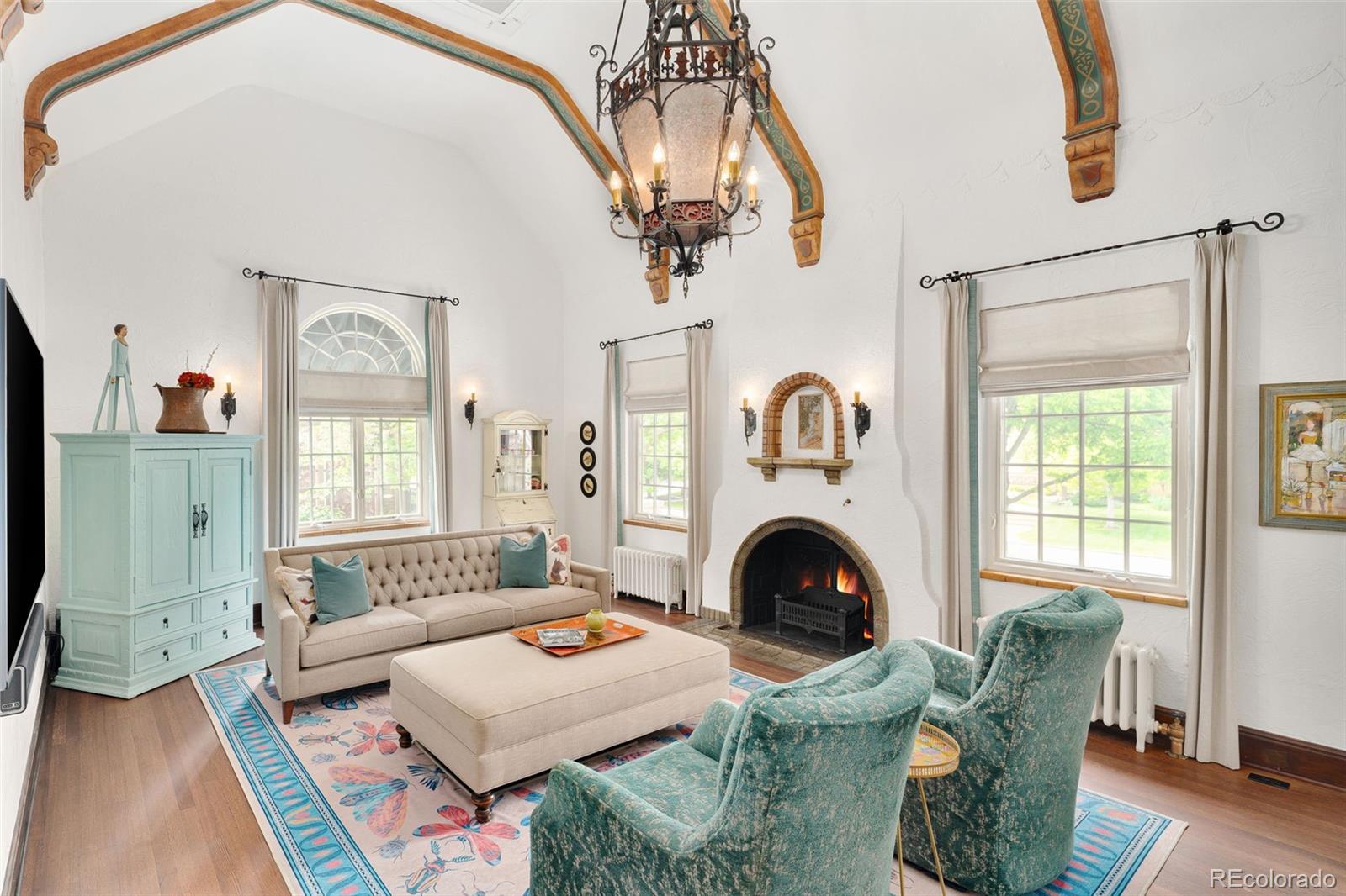 Bb043d17 7d91 4d4e A028 F06dd92eadd3