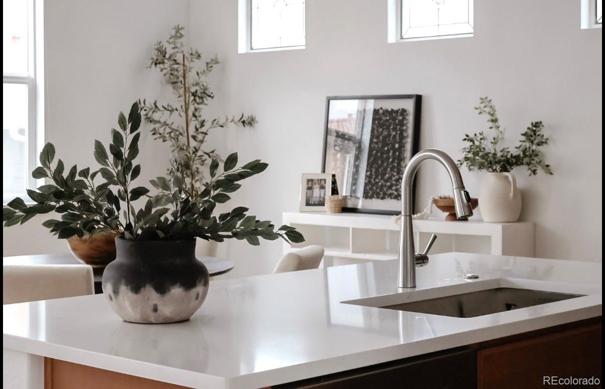 C6698771 338d 4ea6 A8c9 F912e0fab5c1