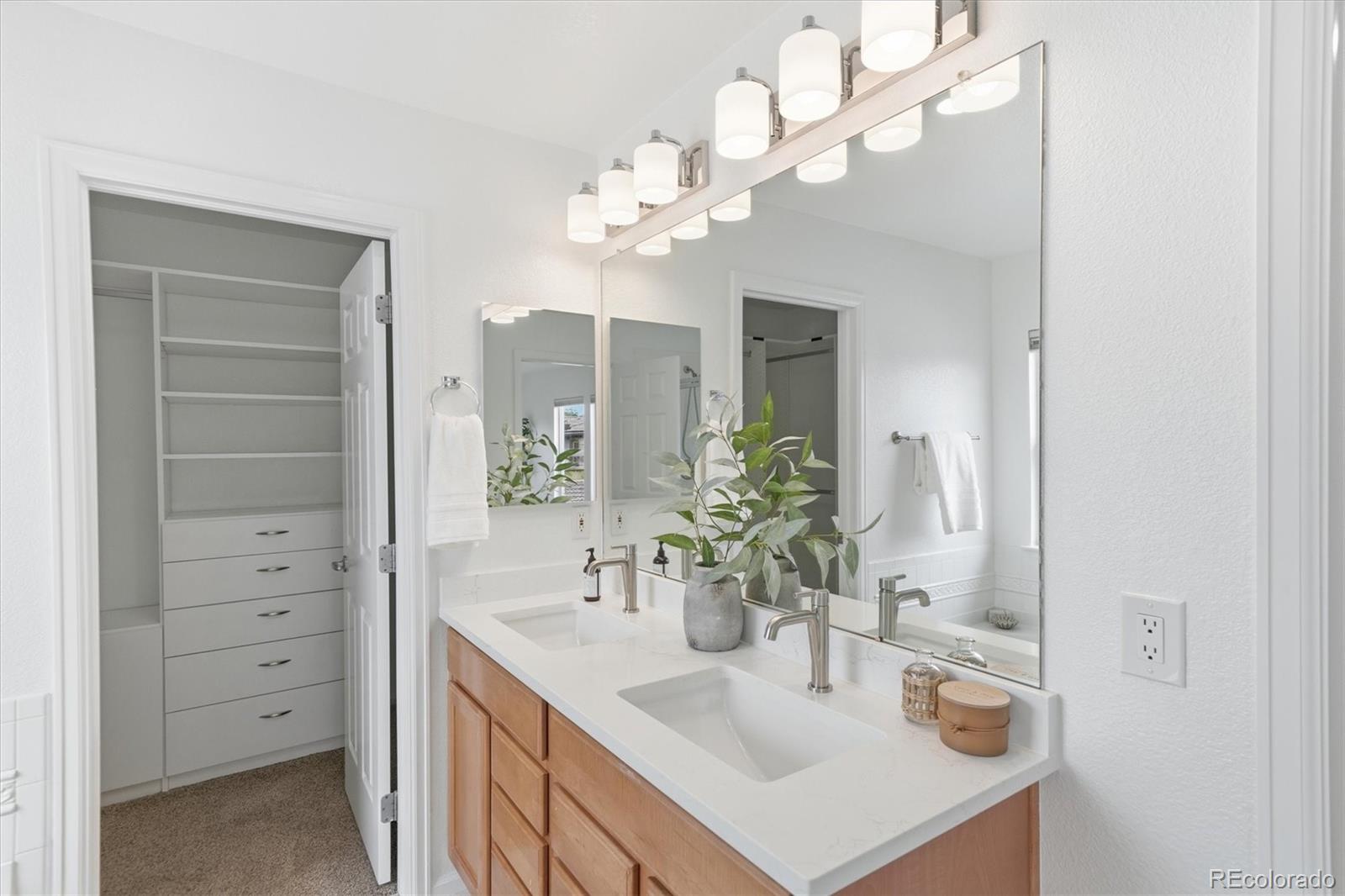 Db1a320f 0033 4836 8994 Cf34d0352aa4