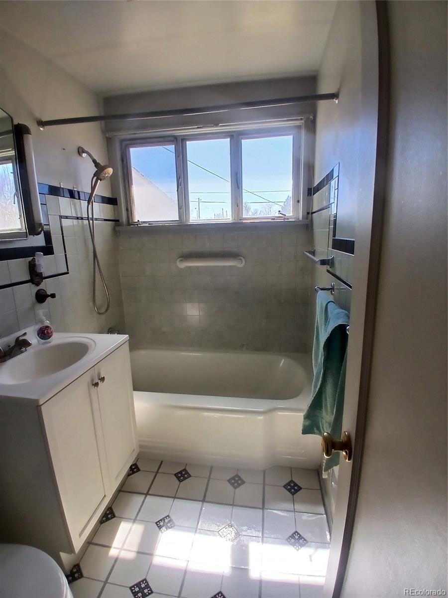 10090 E Lowry Place Aurora CO 80010 MLS #REC3753435 5cc4f233 3413 4624 9600 18fbd5a99d69