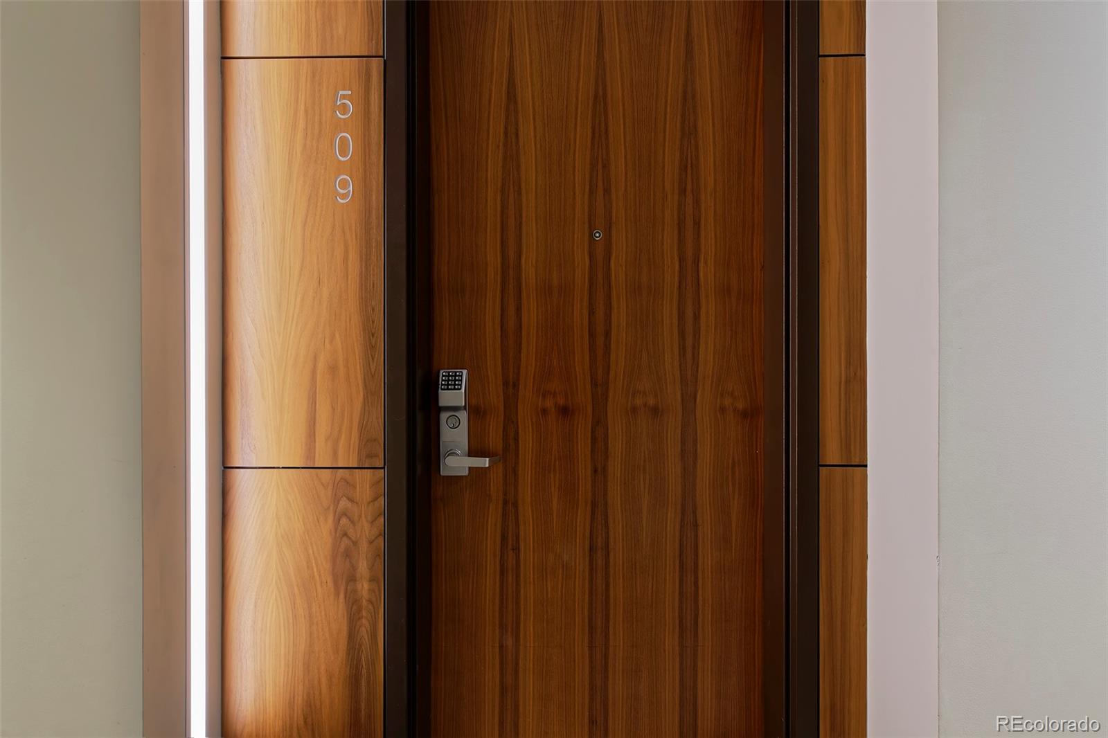 5b7d5e83 08a3 46a8 9d4d 081c5af7dcf1