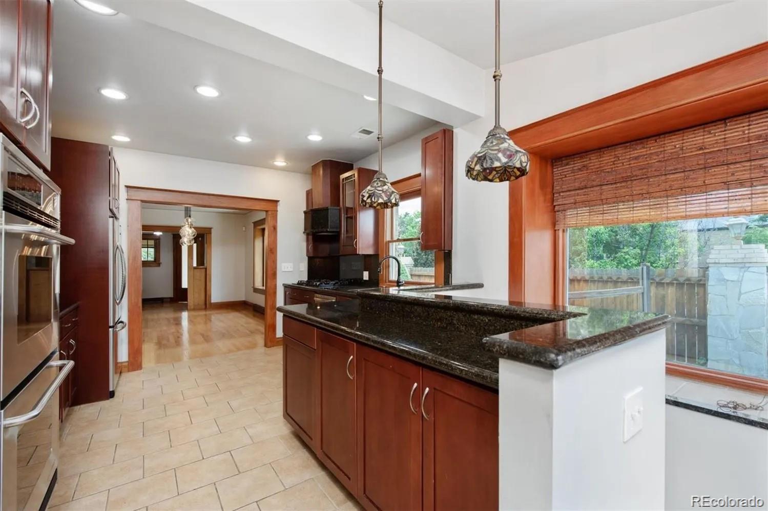 0ac043f0 0160 479e Bc67 B39d2274e372