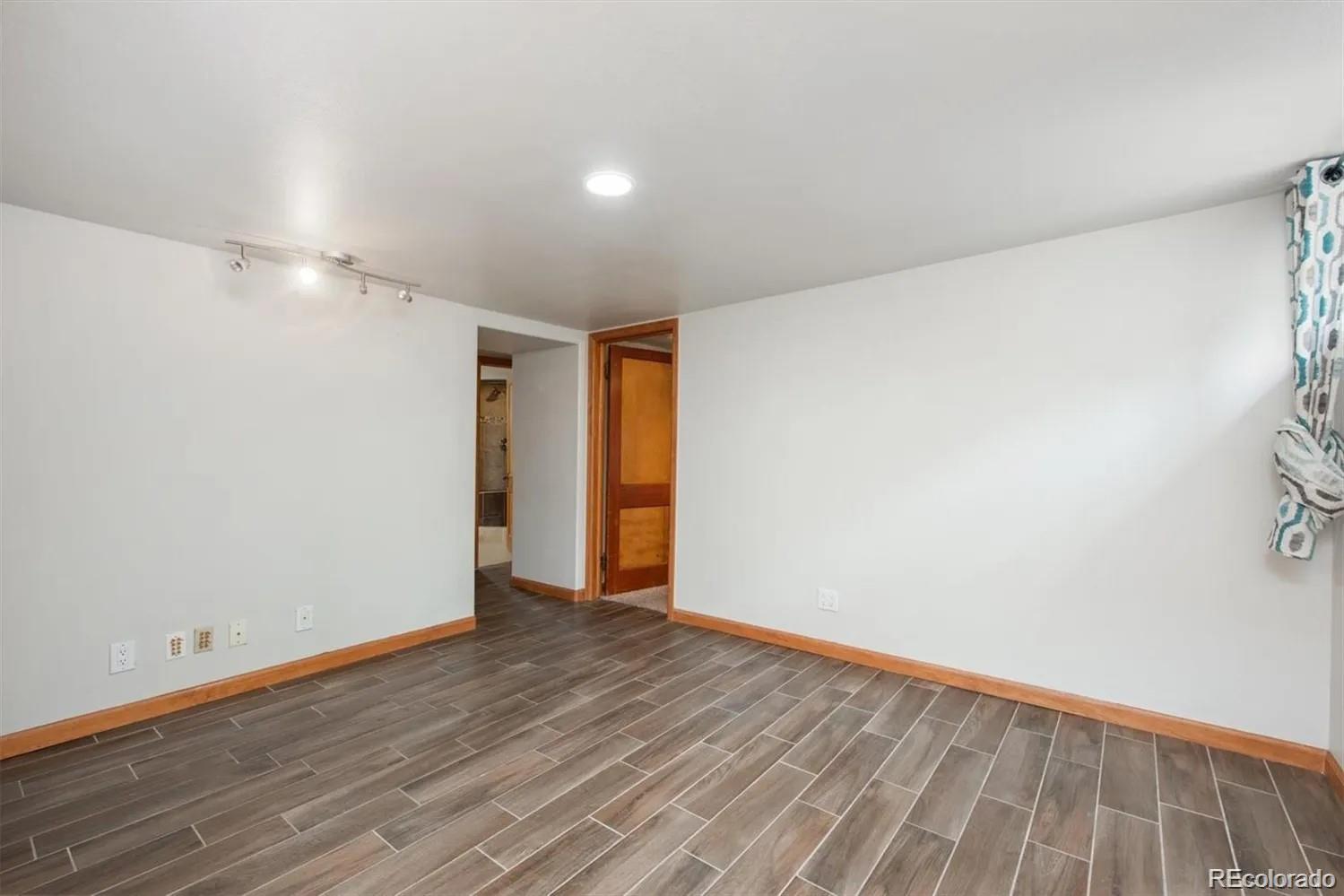 E12b0496 F410 4588 Bfa3 60f1e6902e2b