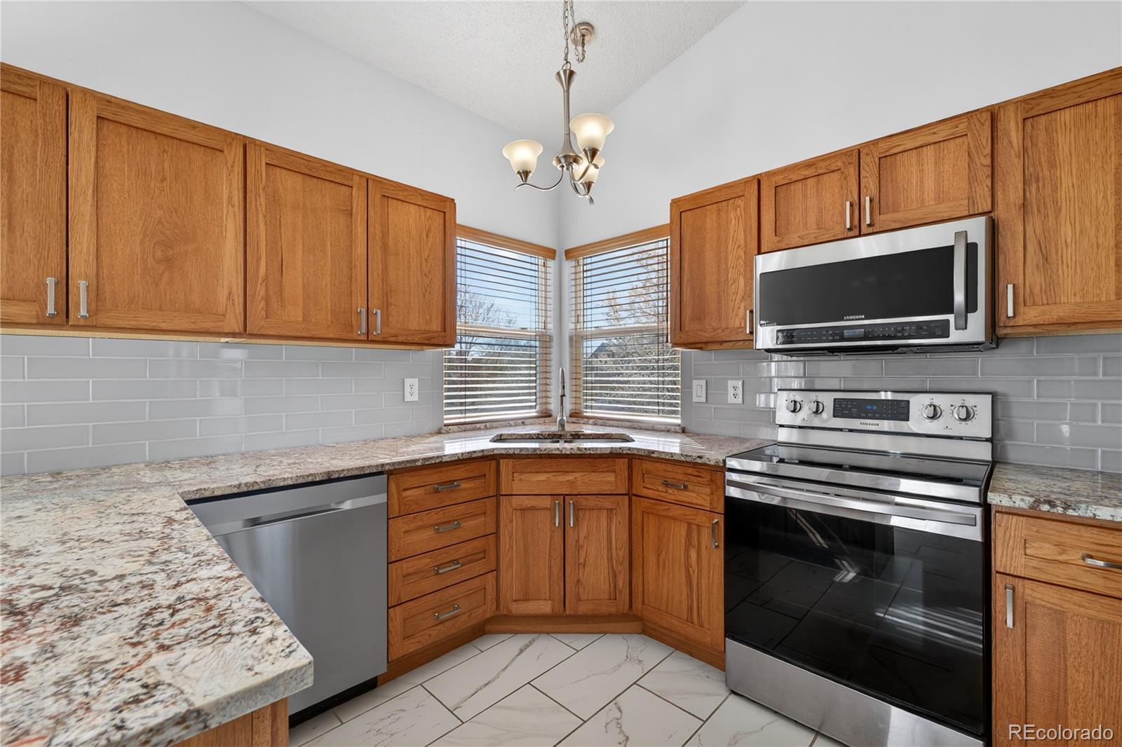 5f0428c9 7b6b 4ac2 B380 2107f89dccb9