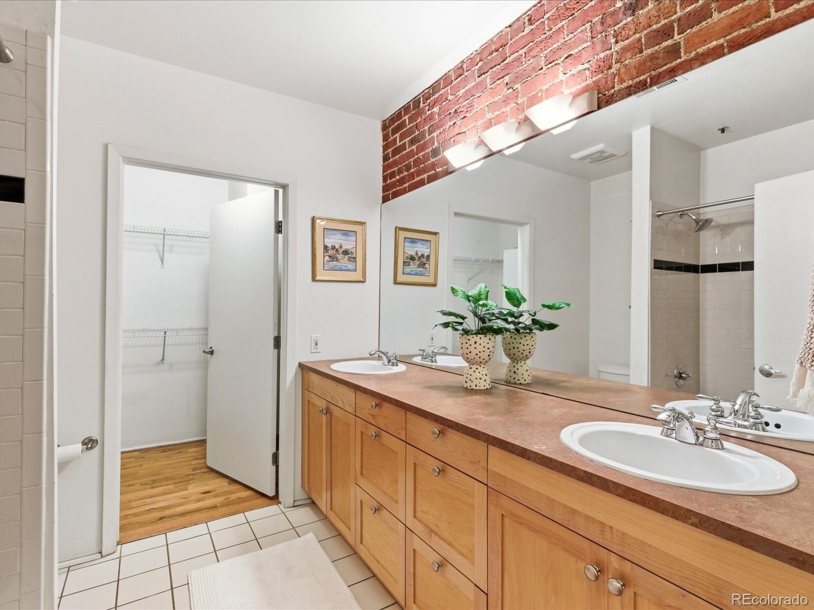 08d86cf8 0d1c 421d Acc0 4670f48a13b2