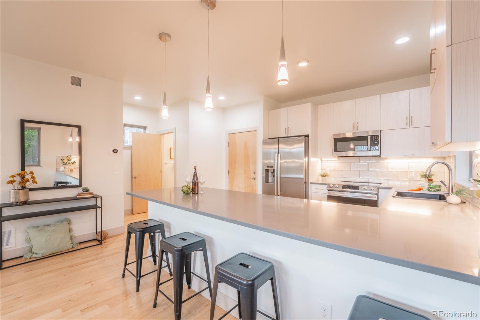 47ce1f7b 10a9 40ad A395 E33b290199ce