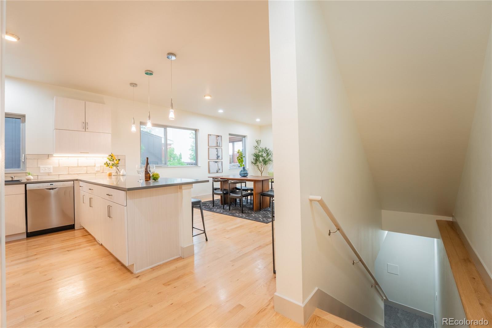 F9745363 3a8e 422c A940 04fee8bed402