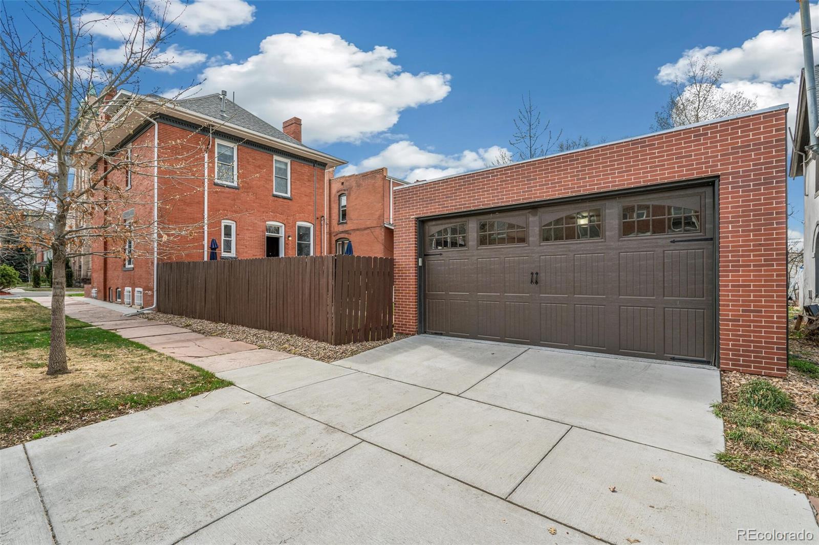 E0974537 Ebbb 494c Bcbf 95f8712b83ea