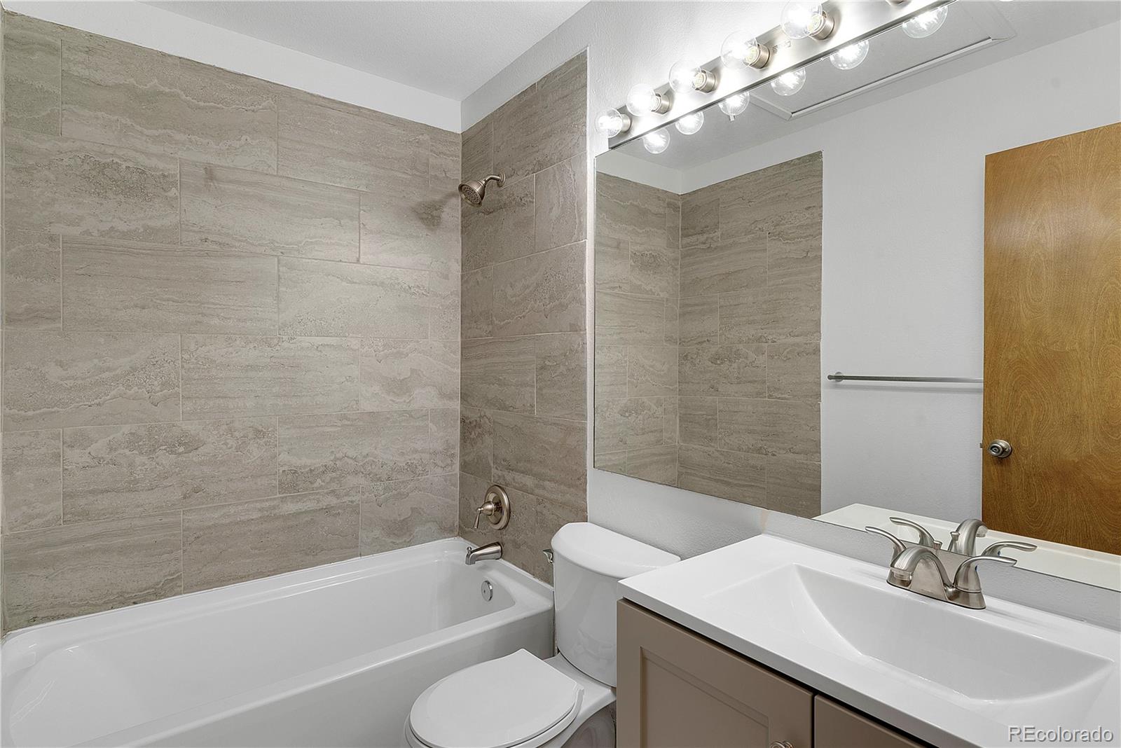 8abfa300 Dab8 470f 8997 8b2eb9e37f89