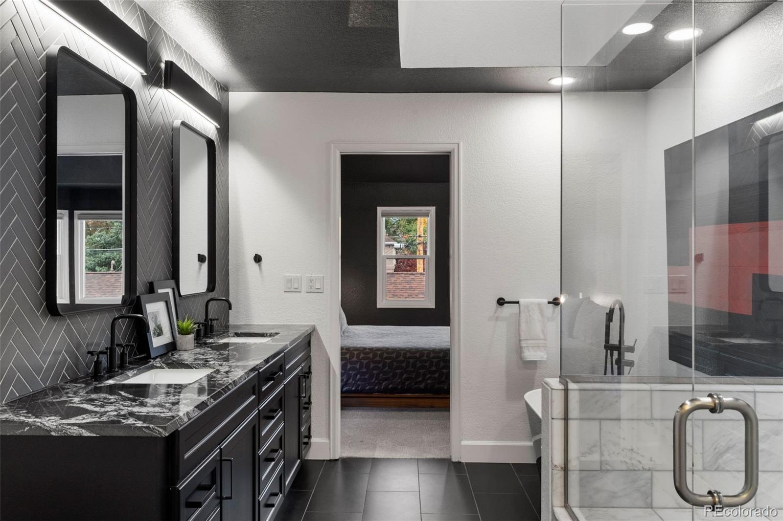 E580dab4 5000 4c4c A521 0f02644d7446