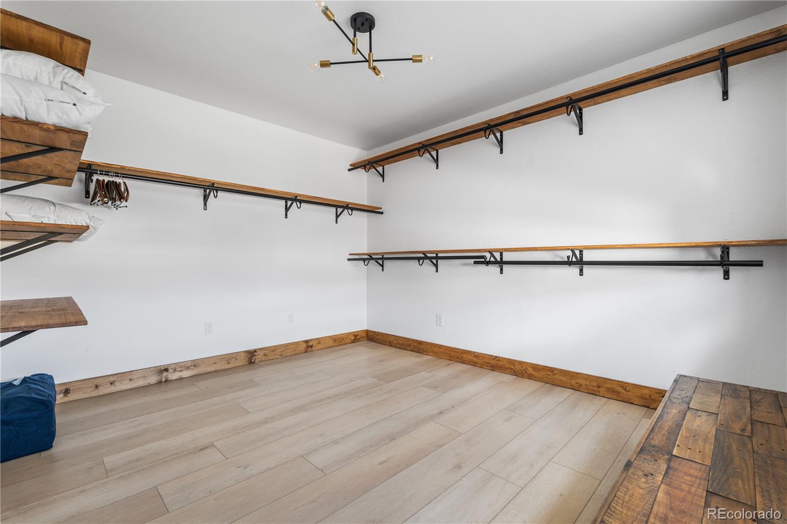 6de6d769 28da 44db B9aa 09c3c639c4bb