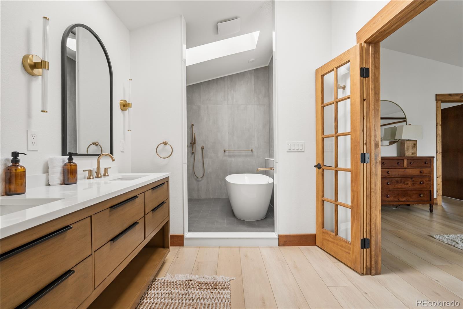 C8ba9066 2778 4a22 947c 48846c652872