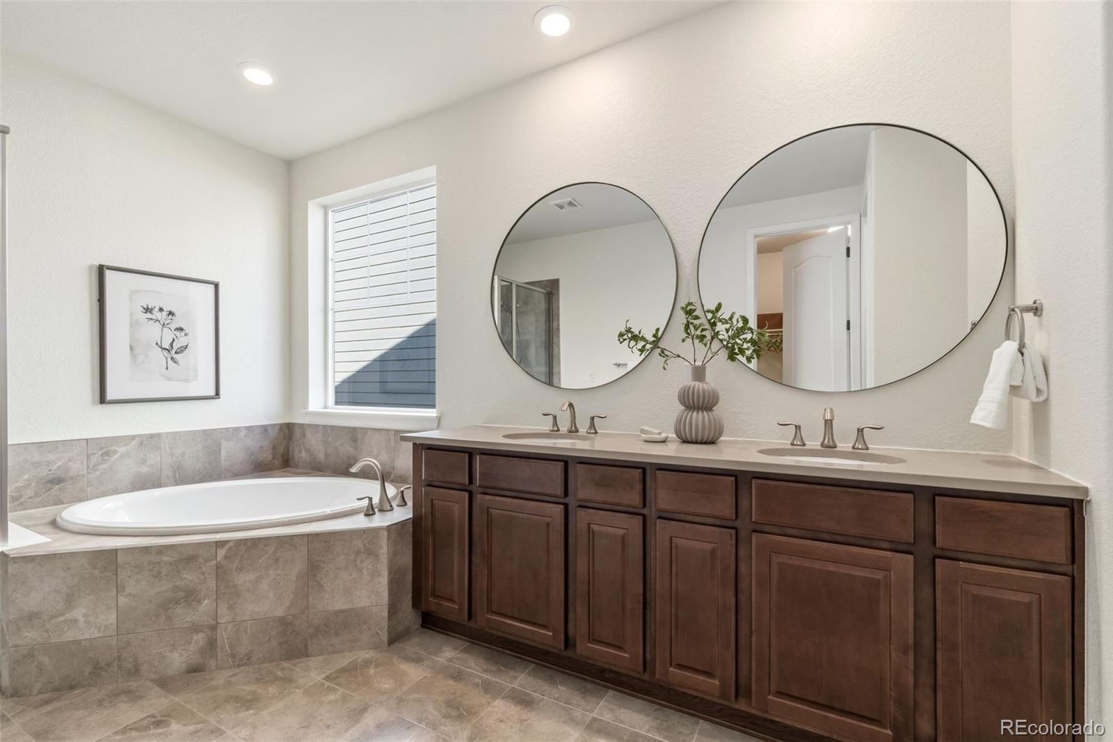 C19d8b41 F91d 41ee 8d71 1598a72d198a