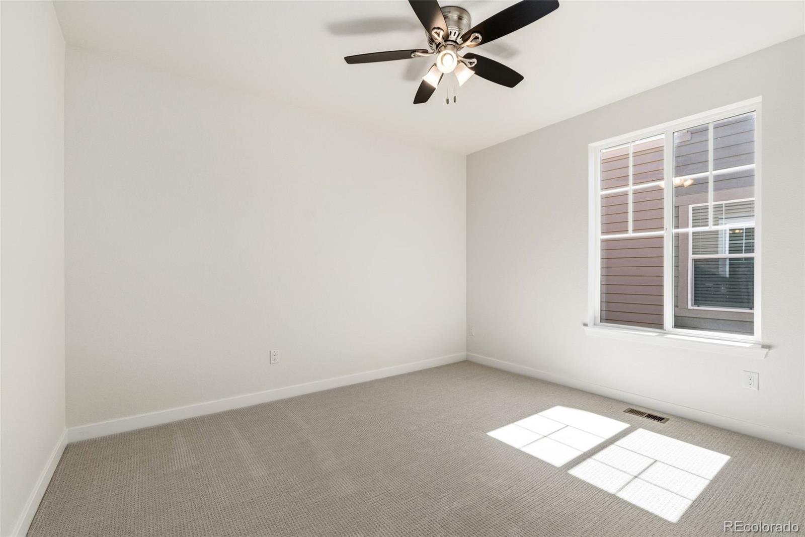 Efc740ec 3f96 4d4e B20d 311ab9a2e18a