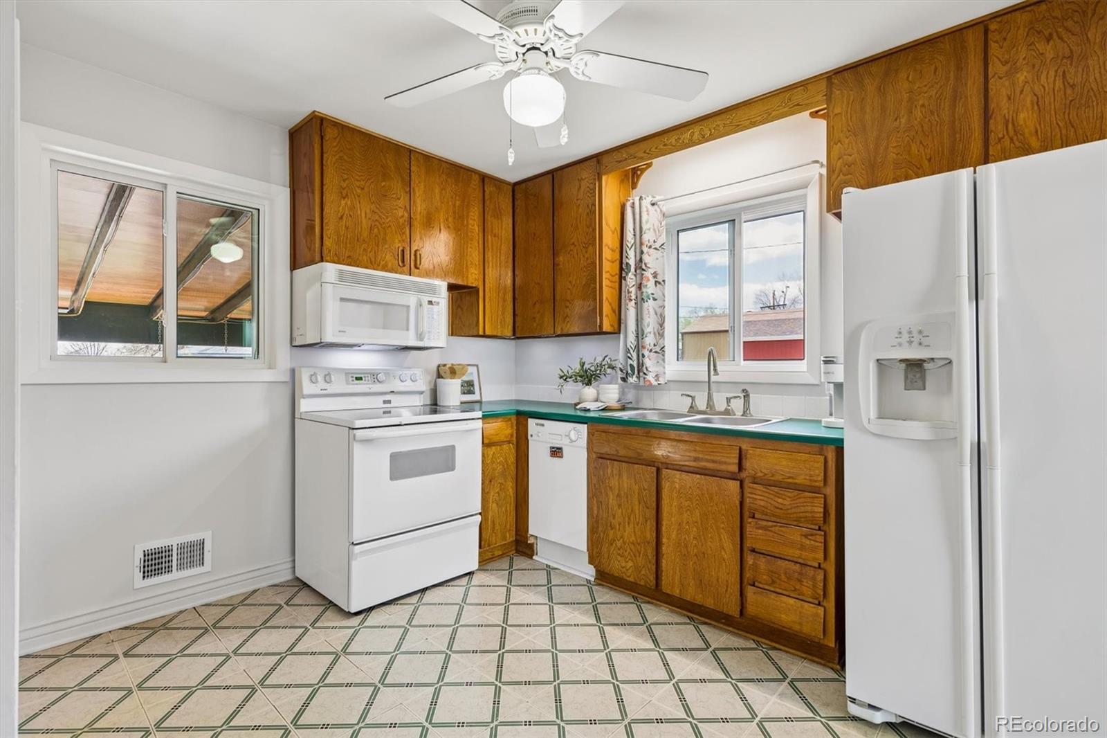 3407ef87 6b17 43ef B51b 624a95bb1338