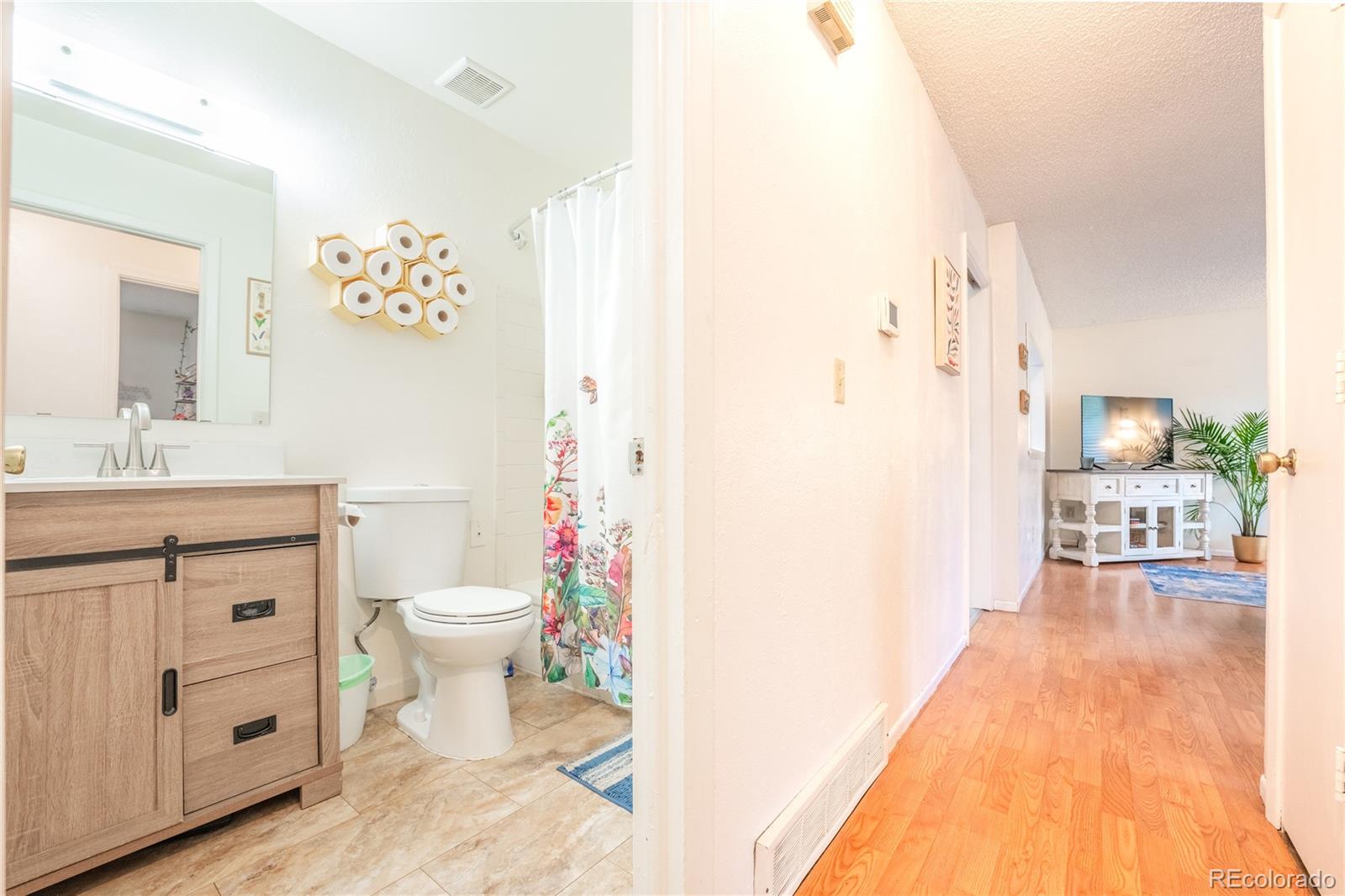 046aa017 Debf 4a80 93bf A376b7673979